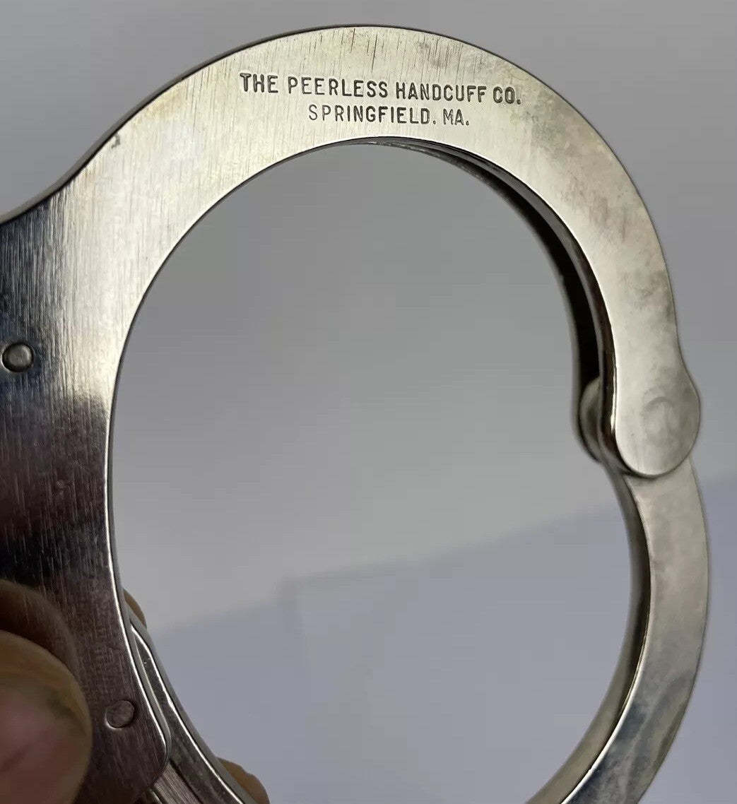 PEERLESS Handcuffs w/ Leather Safety Speed Holster Montebello CA U.S.A.  NO KEY