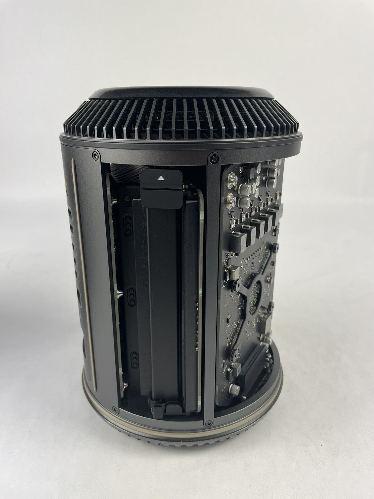 Mac Pro 3.7 Ghz Quad-core Xeon E5 64GB RAM 1 TB  SSD Late 2013