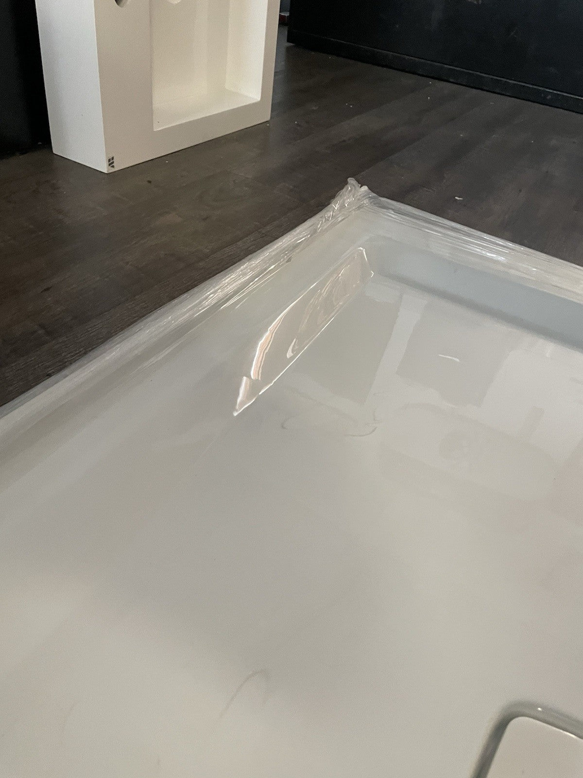 Caml-Tomlin Shower Pan 48" W x 32" Center Drain Cover Molded tiline Flange Left