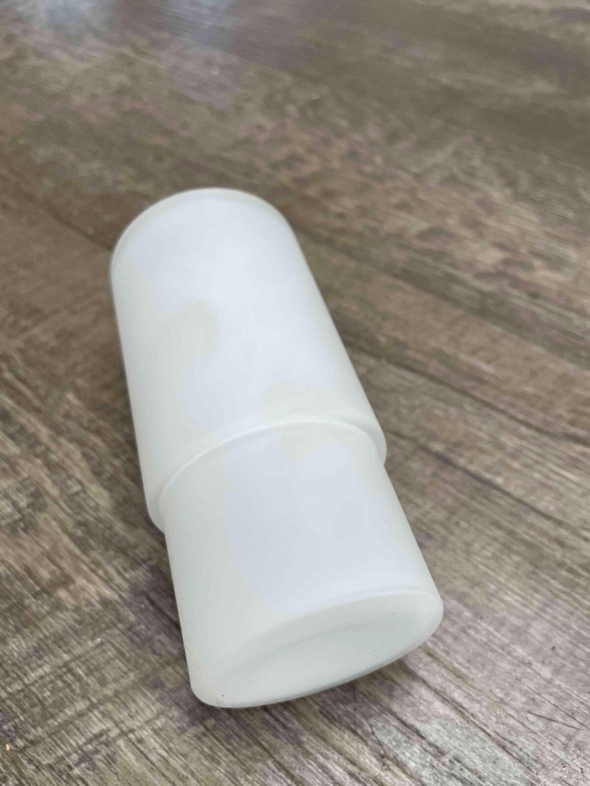 Eletech M31000 White Glass Soap Dispenser Bathroom Accessory