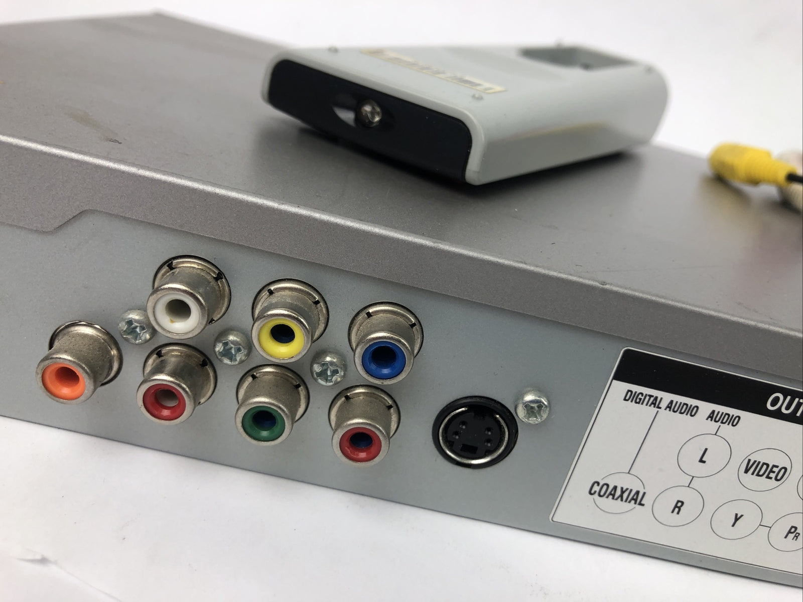 Toshiba SD-K750 DVD Video Player Model SD-K750SU2 With Cable and Remote Control