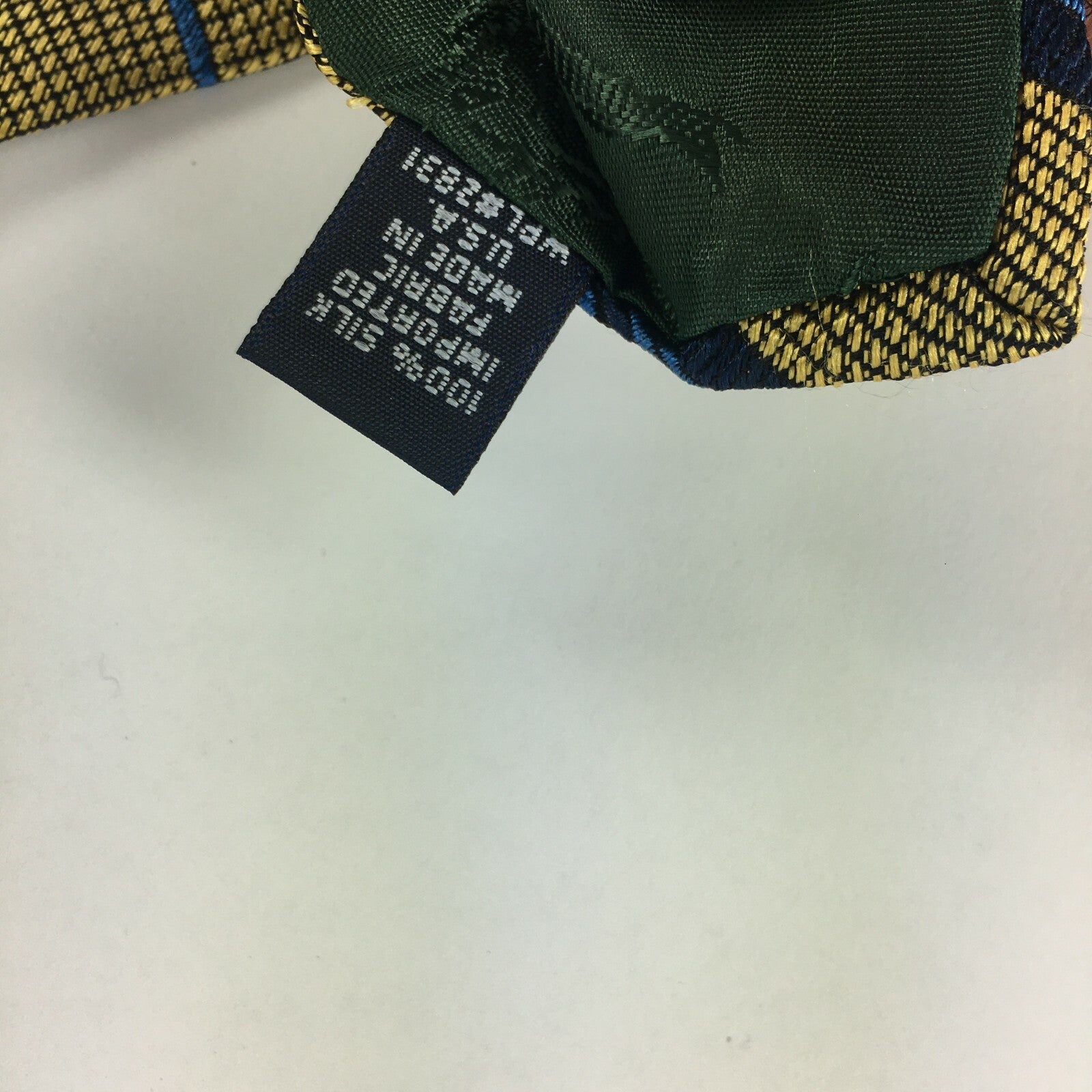 Genuine Tommy Hilfiger Silk Handmade Stylish Formal/Casual Tie Multi Coloured