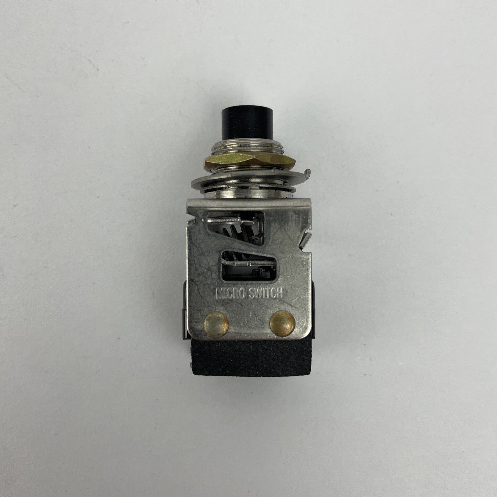 2PB11-T2 Honeywell Pushbutton Switches Momentary DPDT 5A 250VAC 30VDC NOS