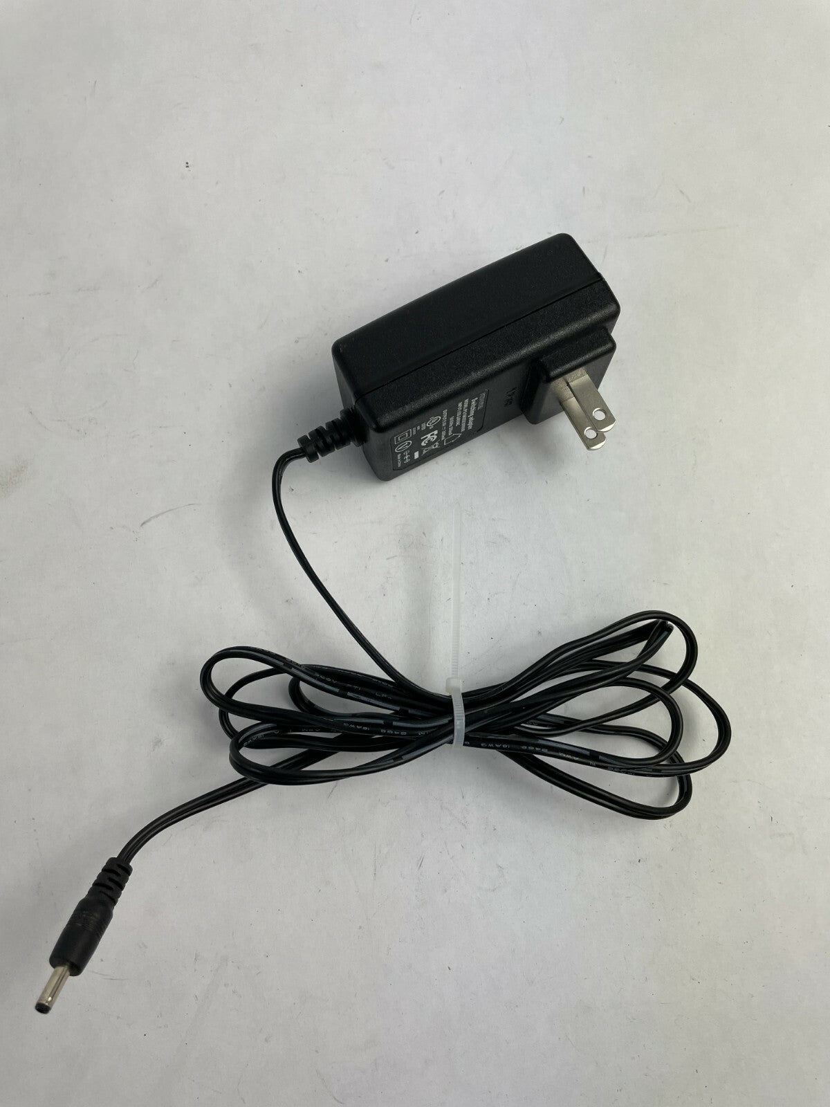 Genuine  Ac Adapter PS18K0503000UE Output 5.0V 3000mA  Power SupplyAdapter A73