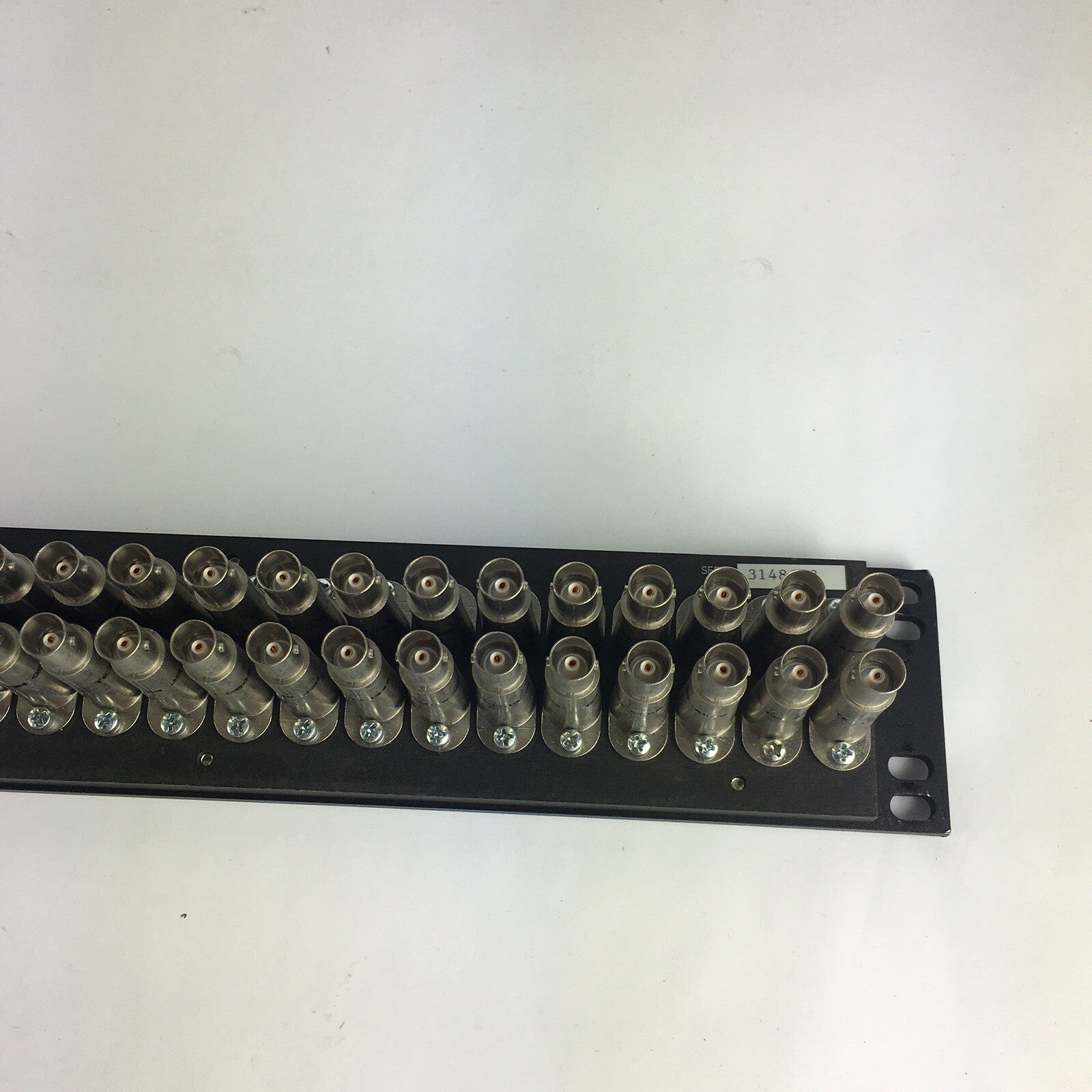 Bittree MINI-TRIAX BULKHEAD PATCHBAY KIT, 2X28 B52H-2WTHD 1.5RU