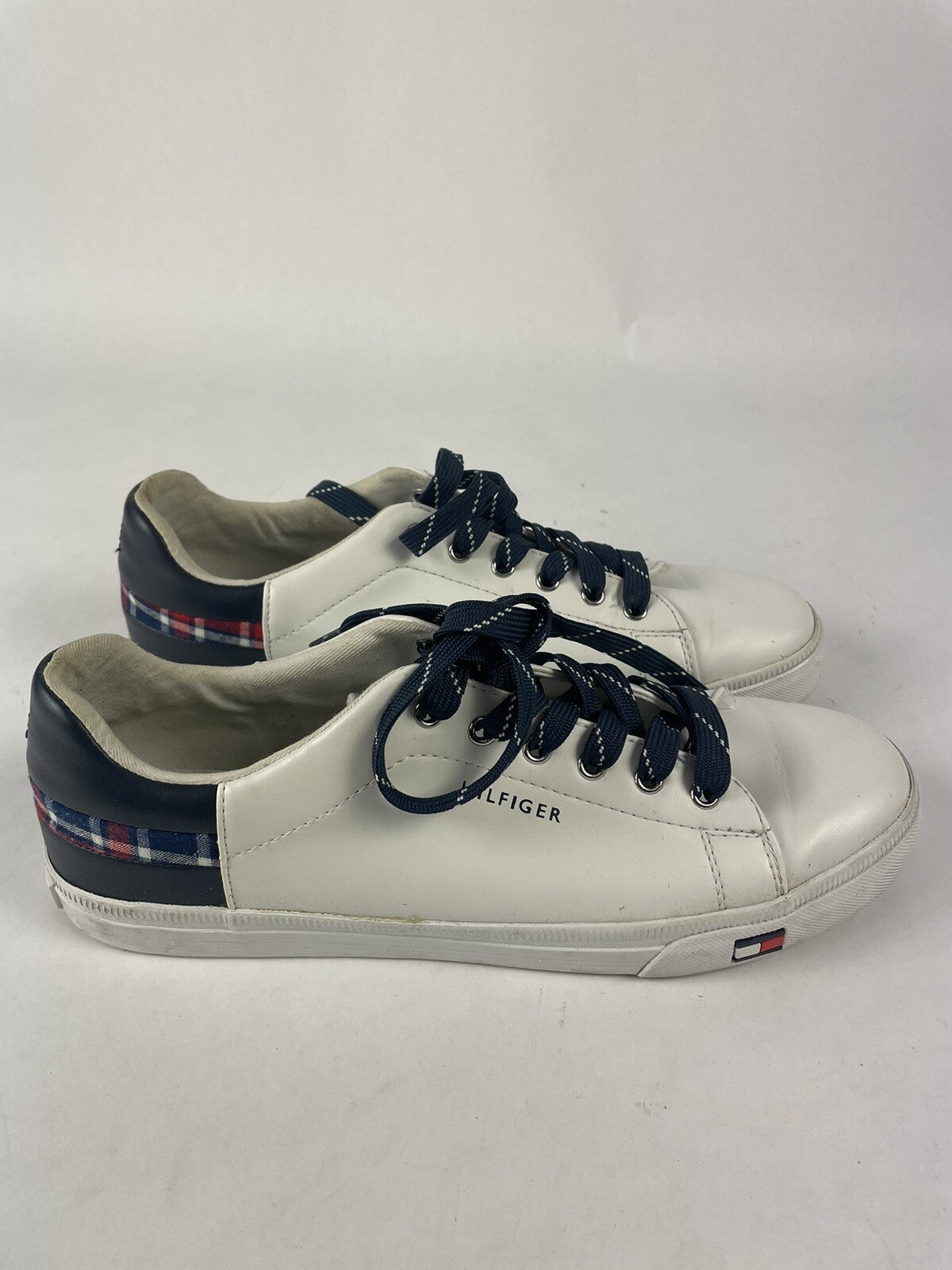 Tommy Hilfiger Sneakers Sz 9.5  TWLADDIN White Faux Leather Shoes Lace Up