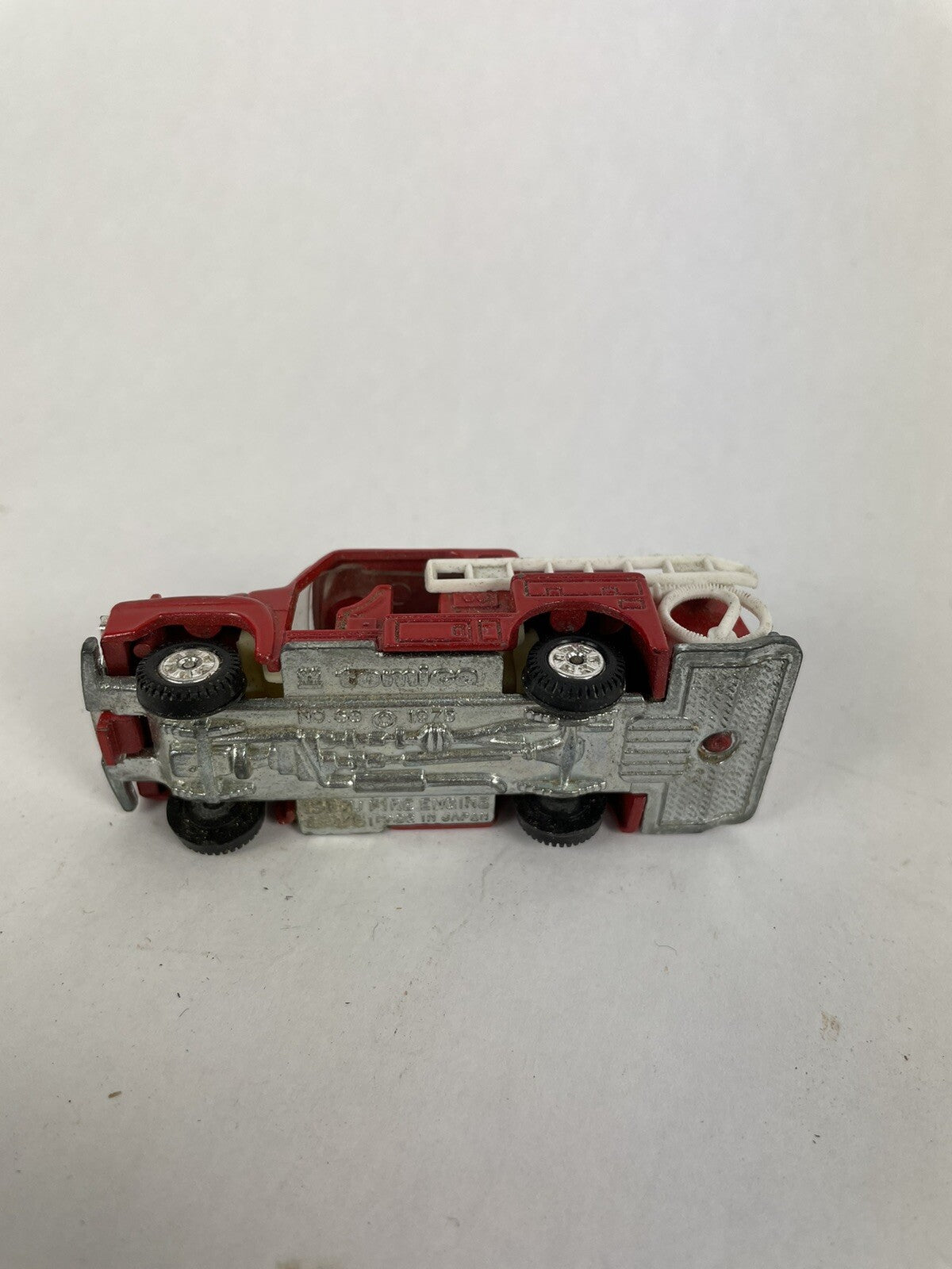 1975 Isuzu Pump Fire Engine No. 68 minicar 1/81 Tomica made in Japan TOMY
