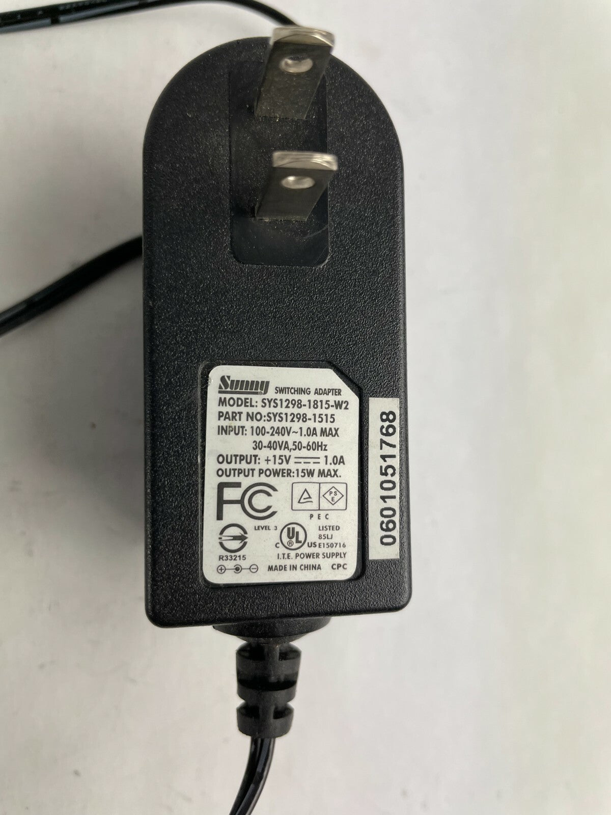 Genuine Sunny SYS1298-1815-W2 Ac Adapter Output 15 V 1A Power Supply Adapter A84