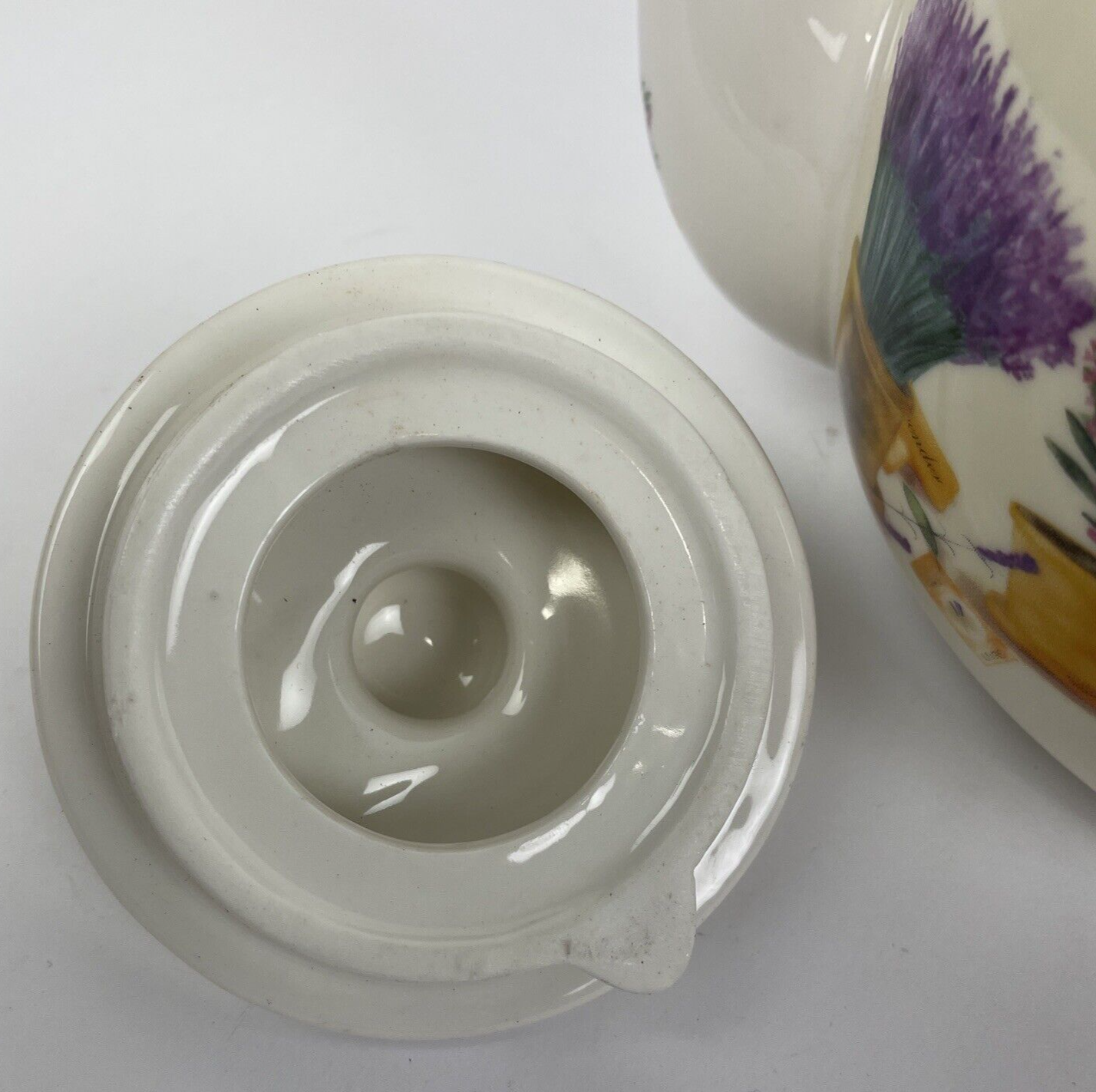 Windsor UK The Leonardo Collection Lavender Spice Decorative Teapot 5.5" Tall