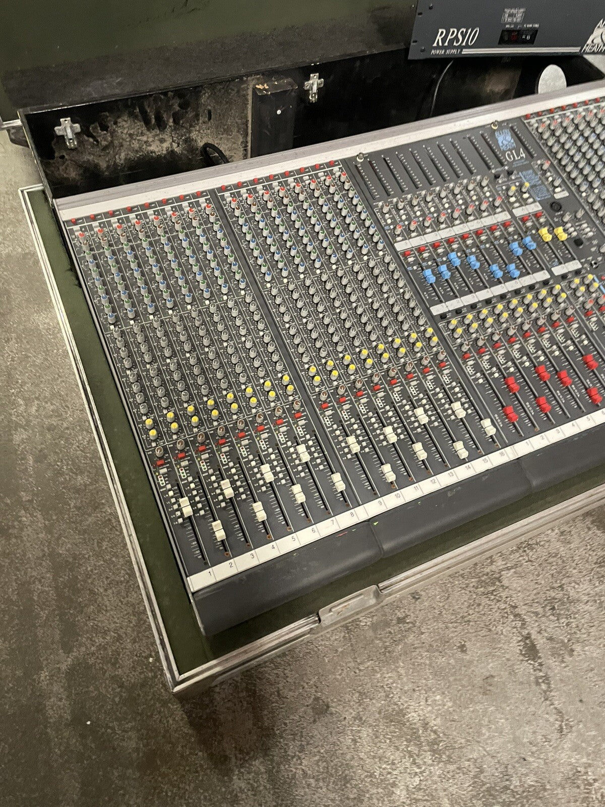 Allen & Heath GL4 Professional Mixing Console