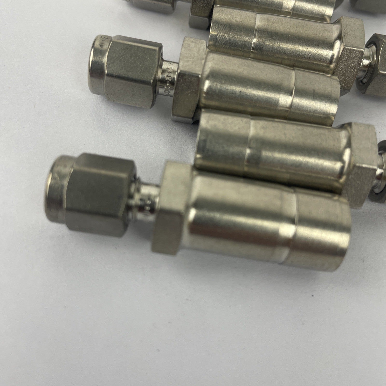 Lot of 6 x OEM SWAGELOK Male 1/4" Tube Fitting