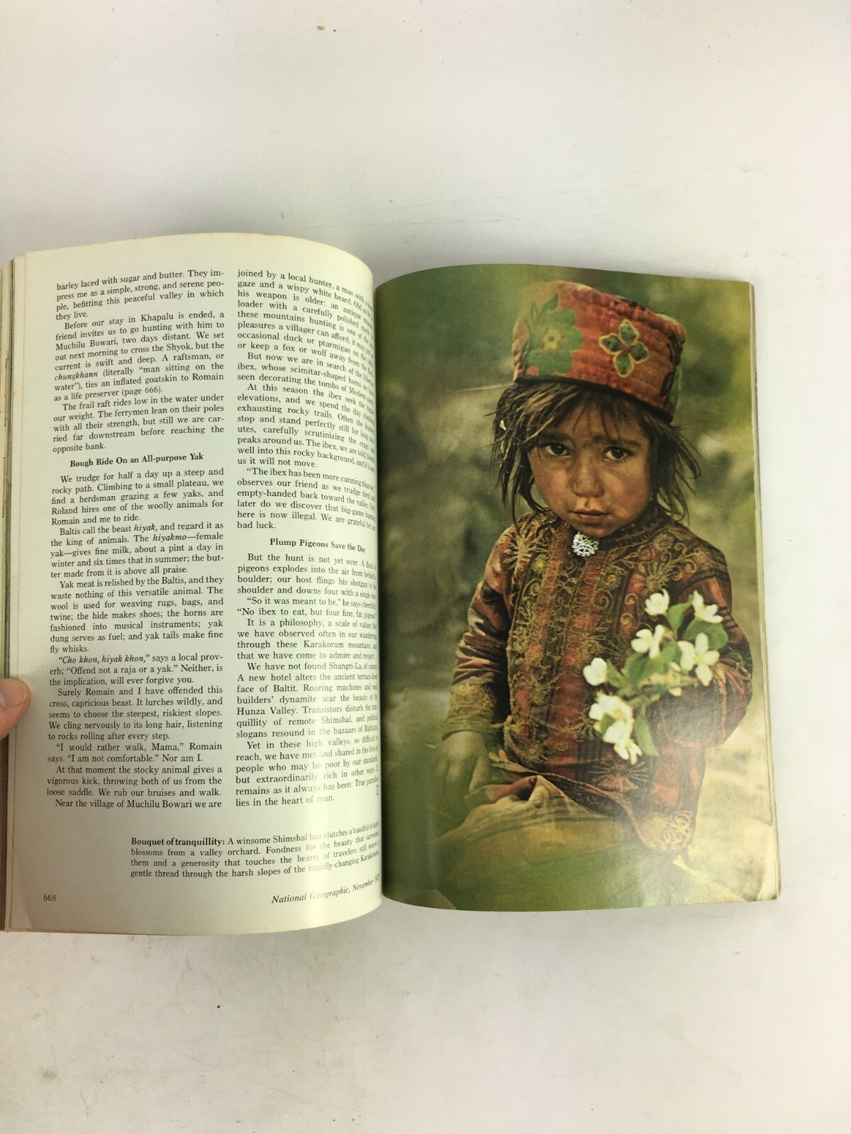 November 1975 National Geographic Magazine Christopher Columbus Romania Maverick