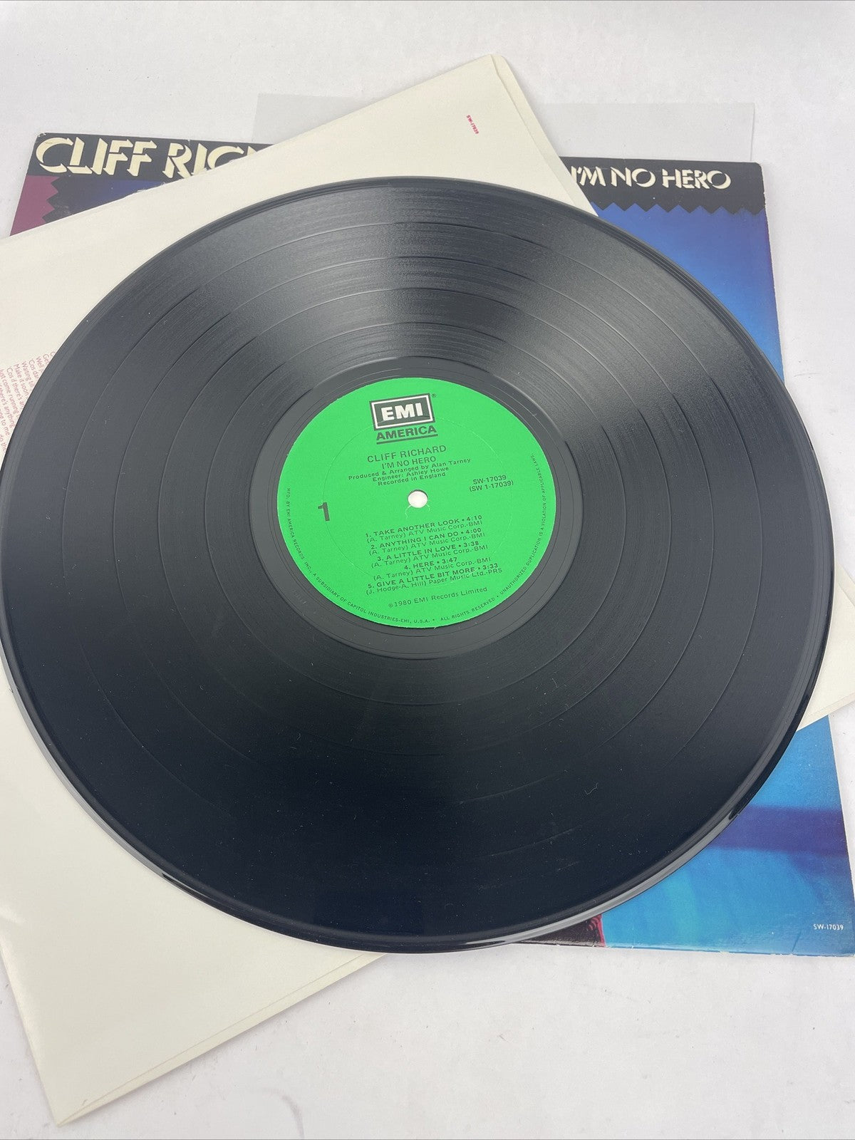Cliff Richard " I'm No Hero " LP Record Vinyl EMI Records SW-17039 1980
