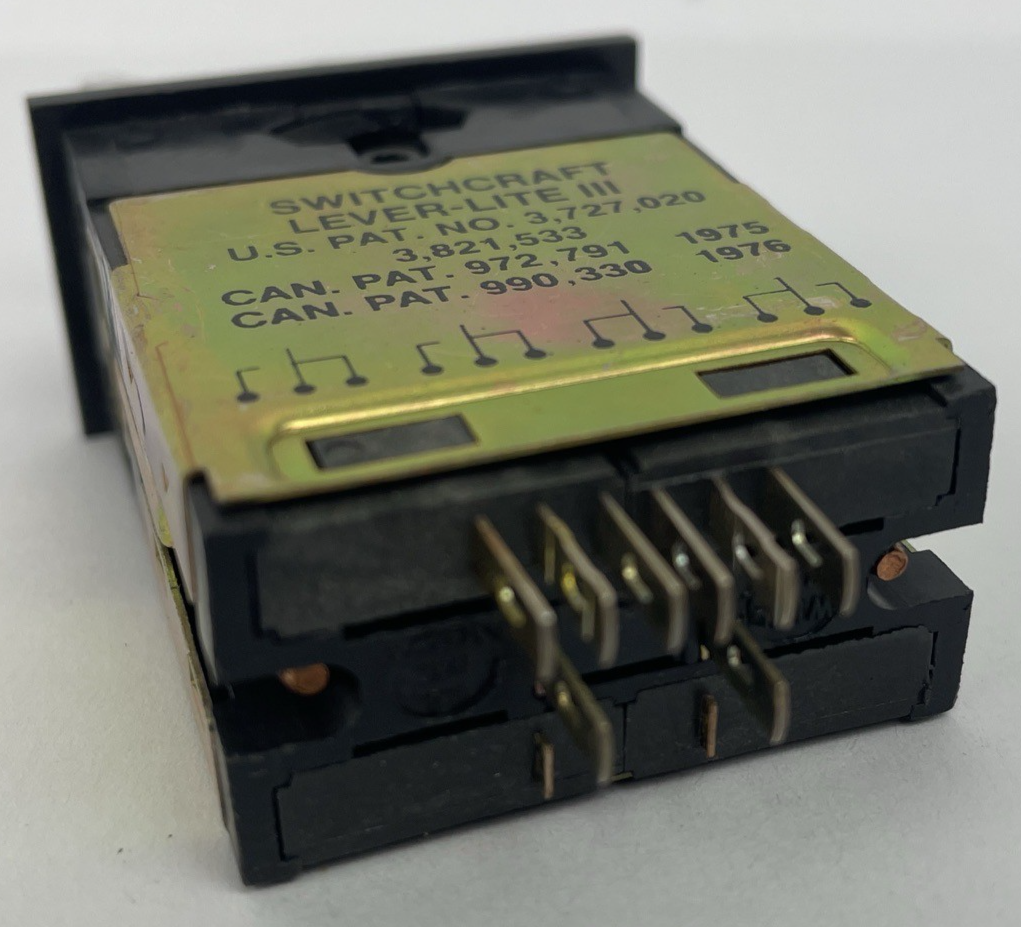 1 NOS Switchcraft 84324X Lever-Lite III Illuminated Switch / Non-Locking