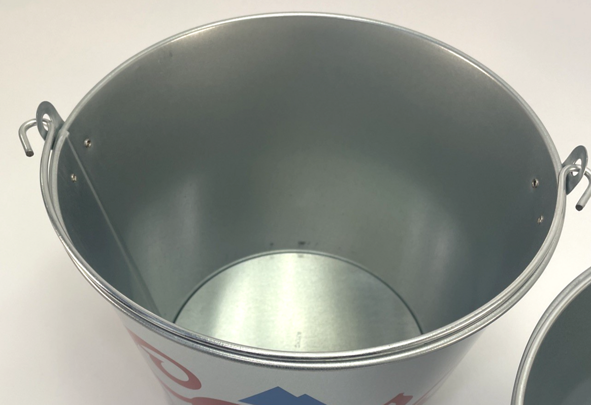 2 x Coors Light Mountains 5 Quart Metal Galvanized Ice Bucket Gray Old Label