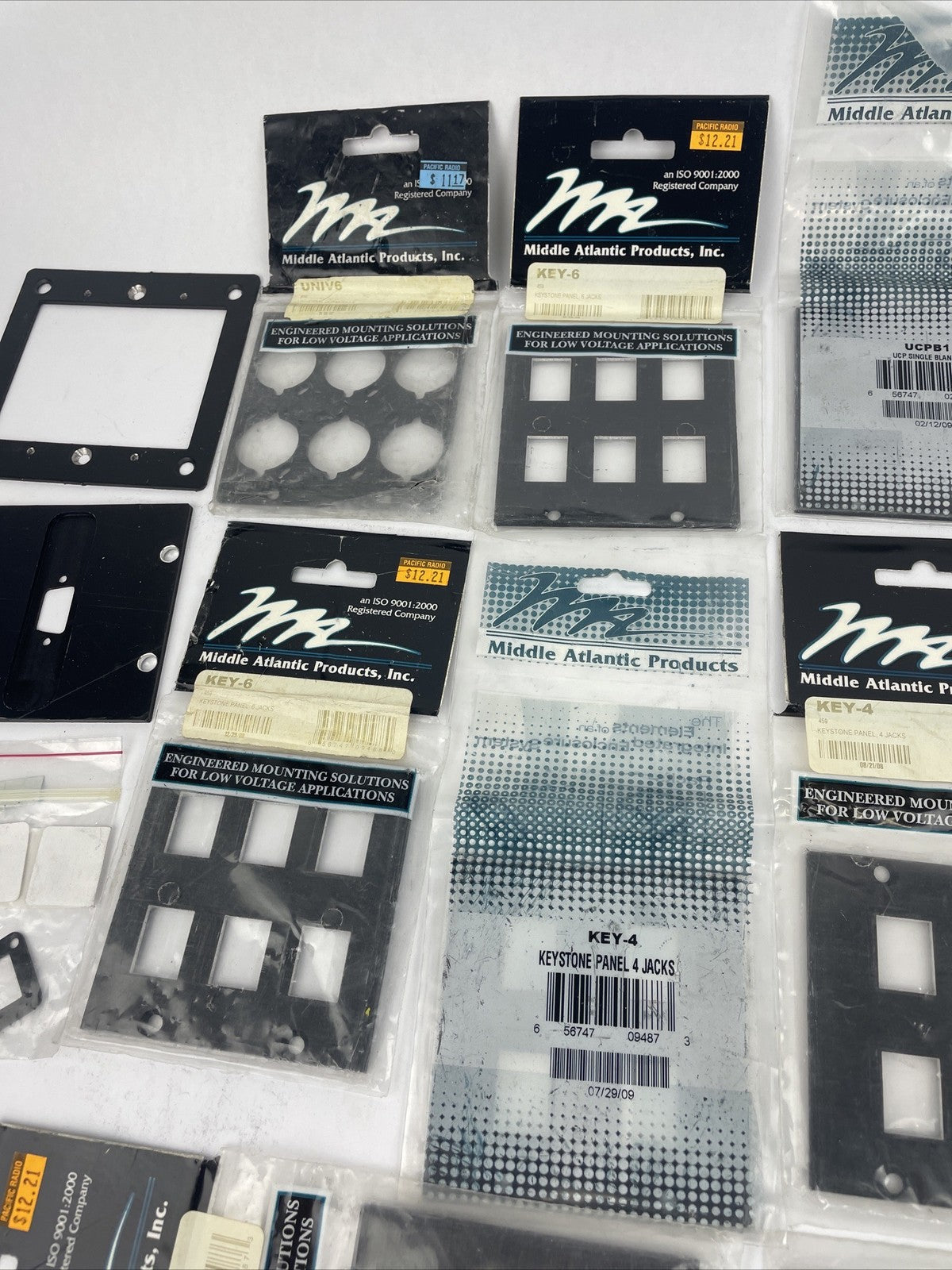 Middle Atlantic Products Inc Lot Of 29 Pieces Key4 Key6 UCPB1 UNIV4 UNIV6 RJ45 +