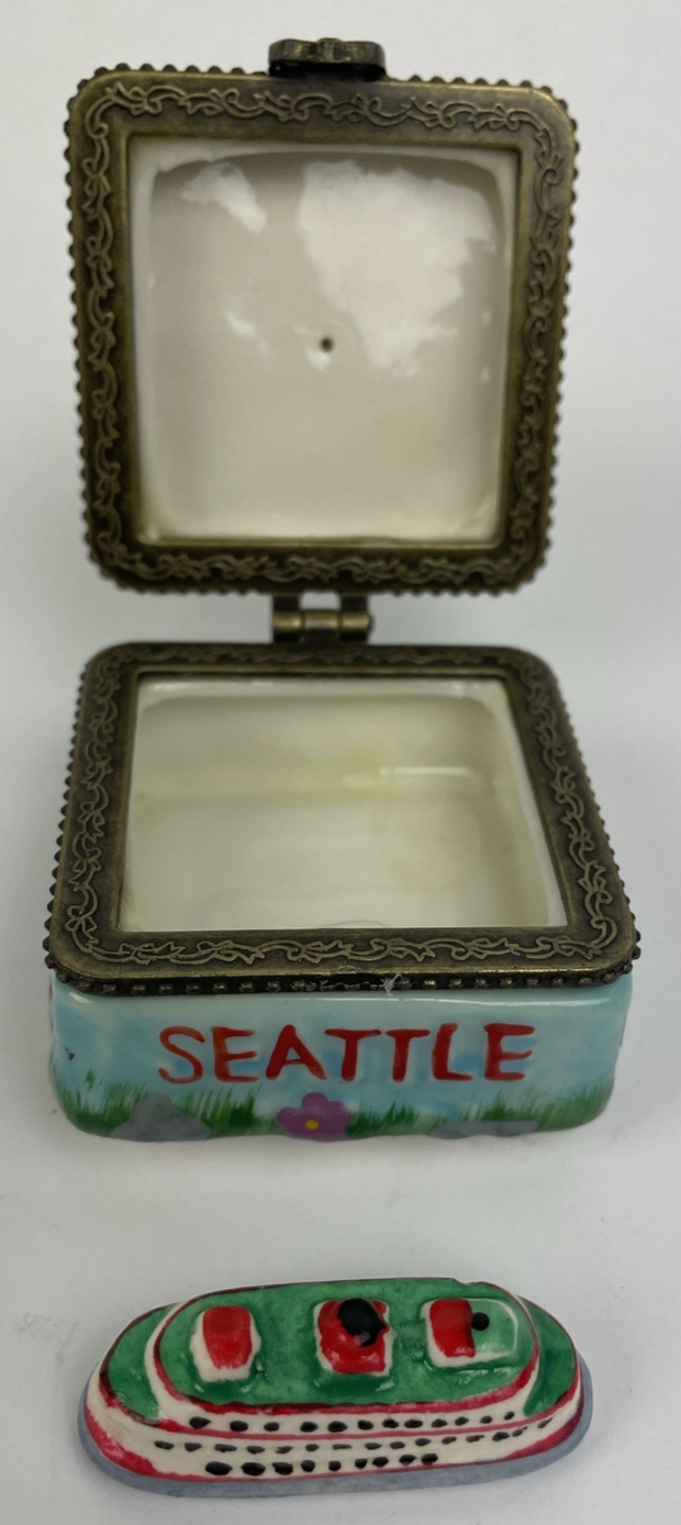 Seattle Space Needle 3D City Scene Porcelain Hinged Trinket Box w Ferry Trinket