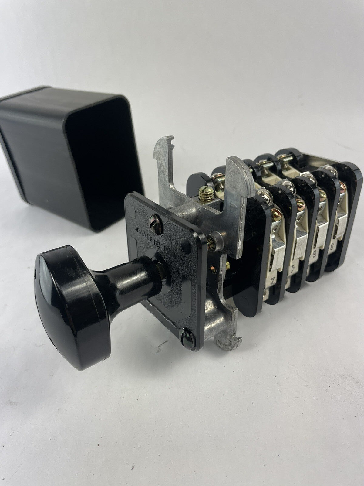 GENERAL ELECTRIC 16SB1DA226SSM2V ROTARY BREAKER CONTROL SWITCH 16SB1 4 STAGES