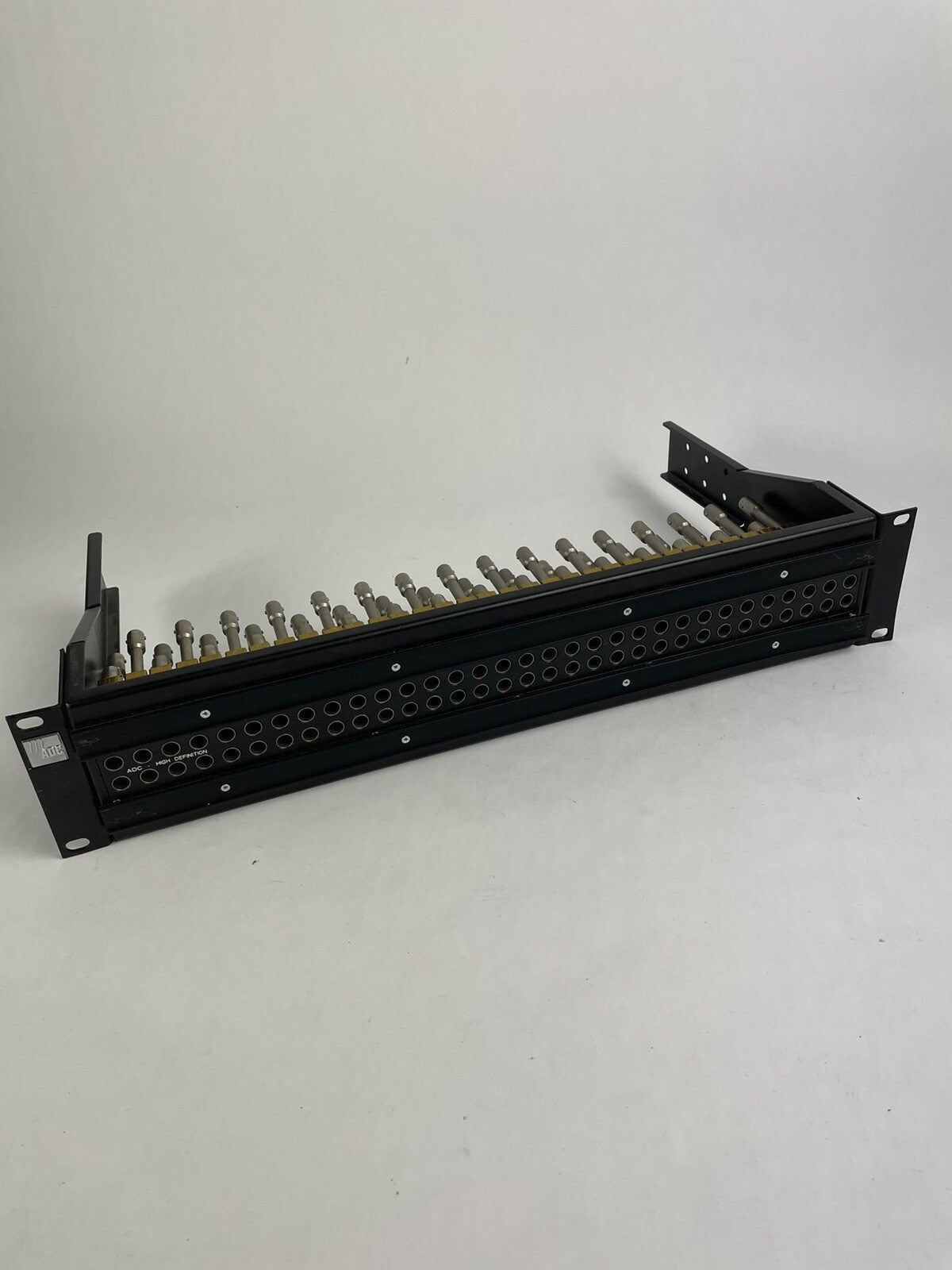 ADC 2RU 2x32 Mid-Size HD Normalled Video Jackfield Term - w/Cable Bar - Patchy