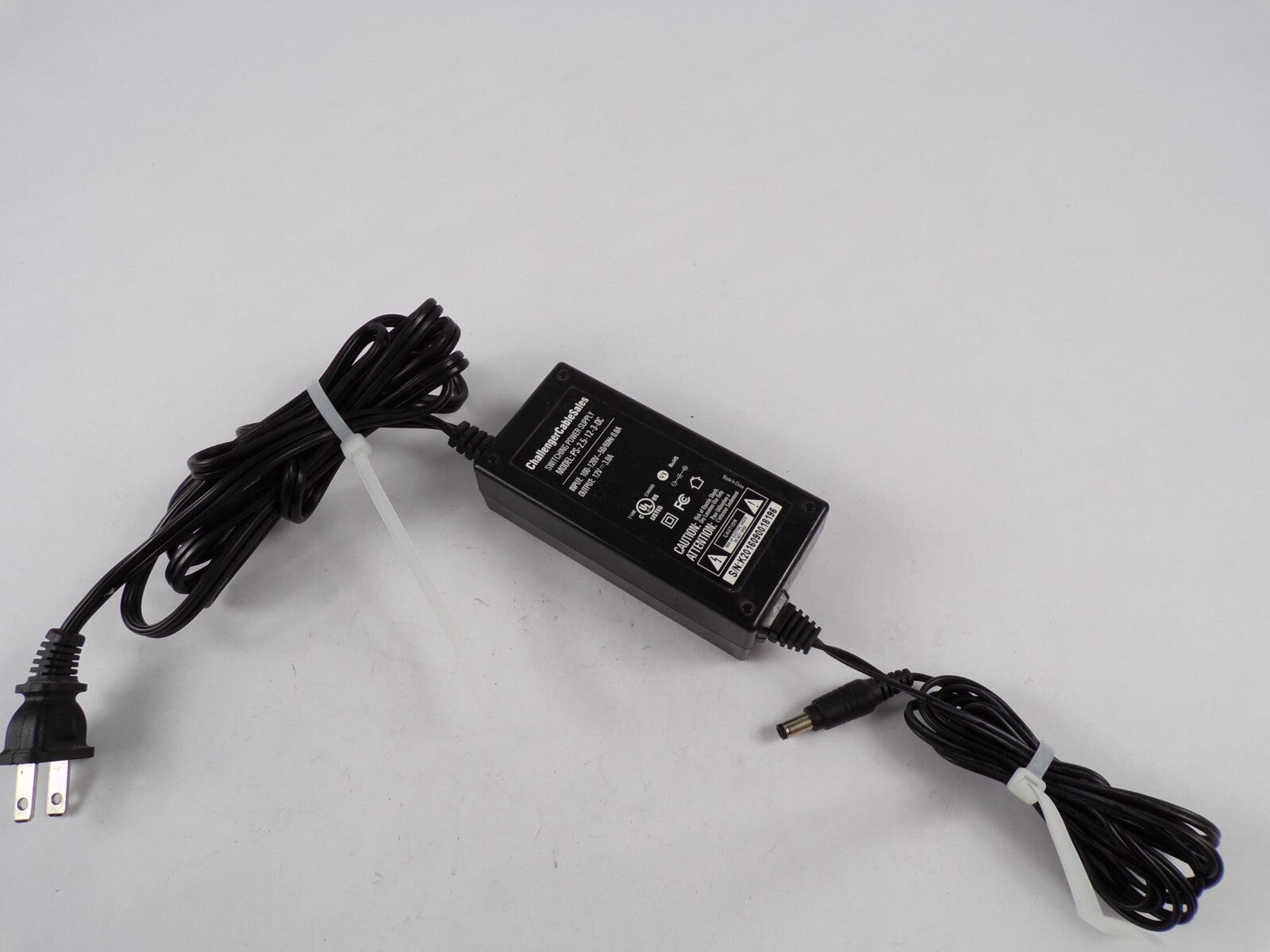 Genuine Challenger Cable PS-2.5-12-3-DC Output 12 V 3 A Power Supply Adapter A00