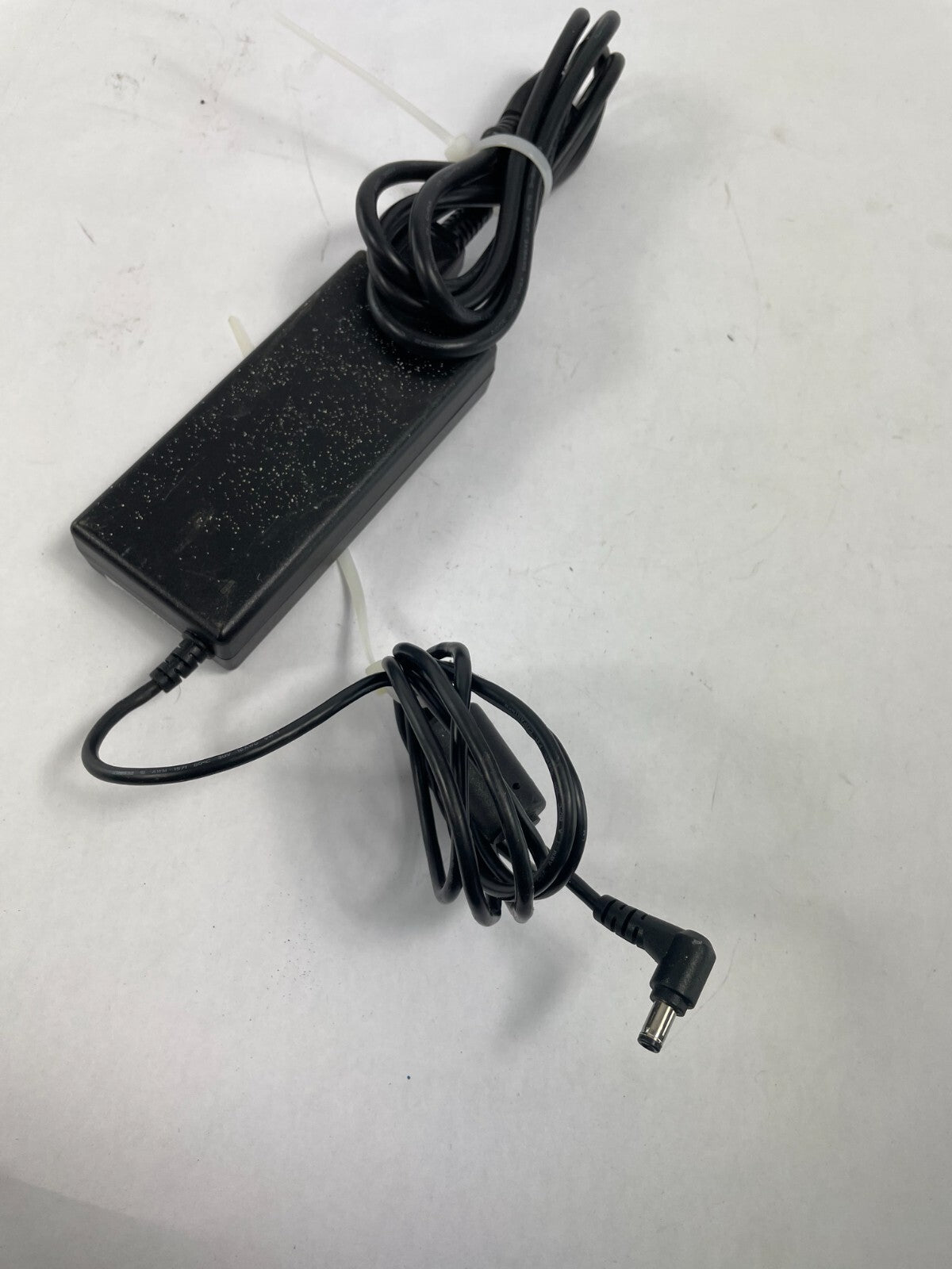 Geniune Lite On PA-1900-05 Output 19 V  4.74 A Power Supply Adapter B01