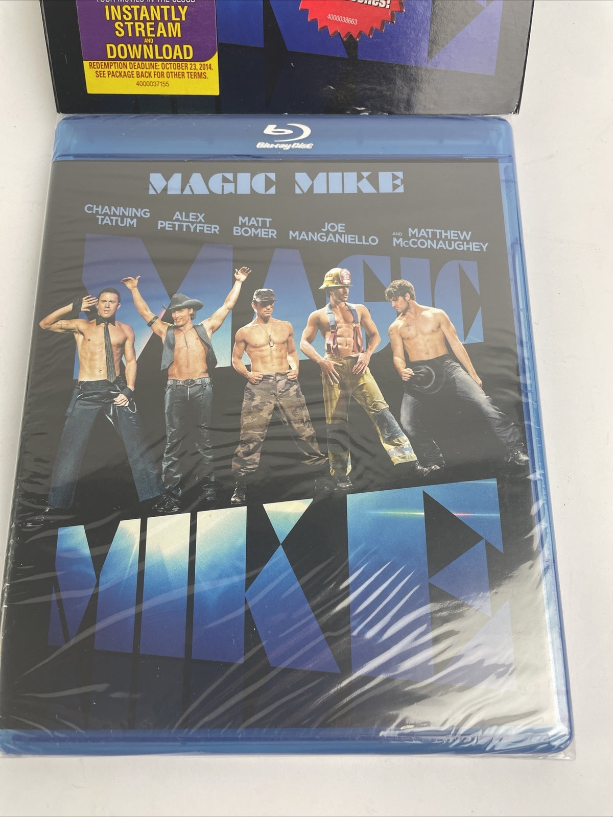 NEW Magic Mike (Blu-ray + DVD + Digital Copy, 2012, 2-Disc Set w Slipcover) LOOK
