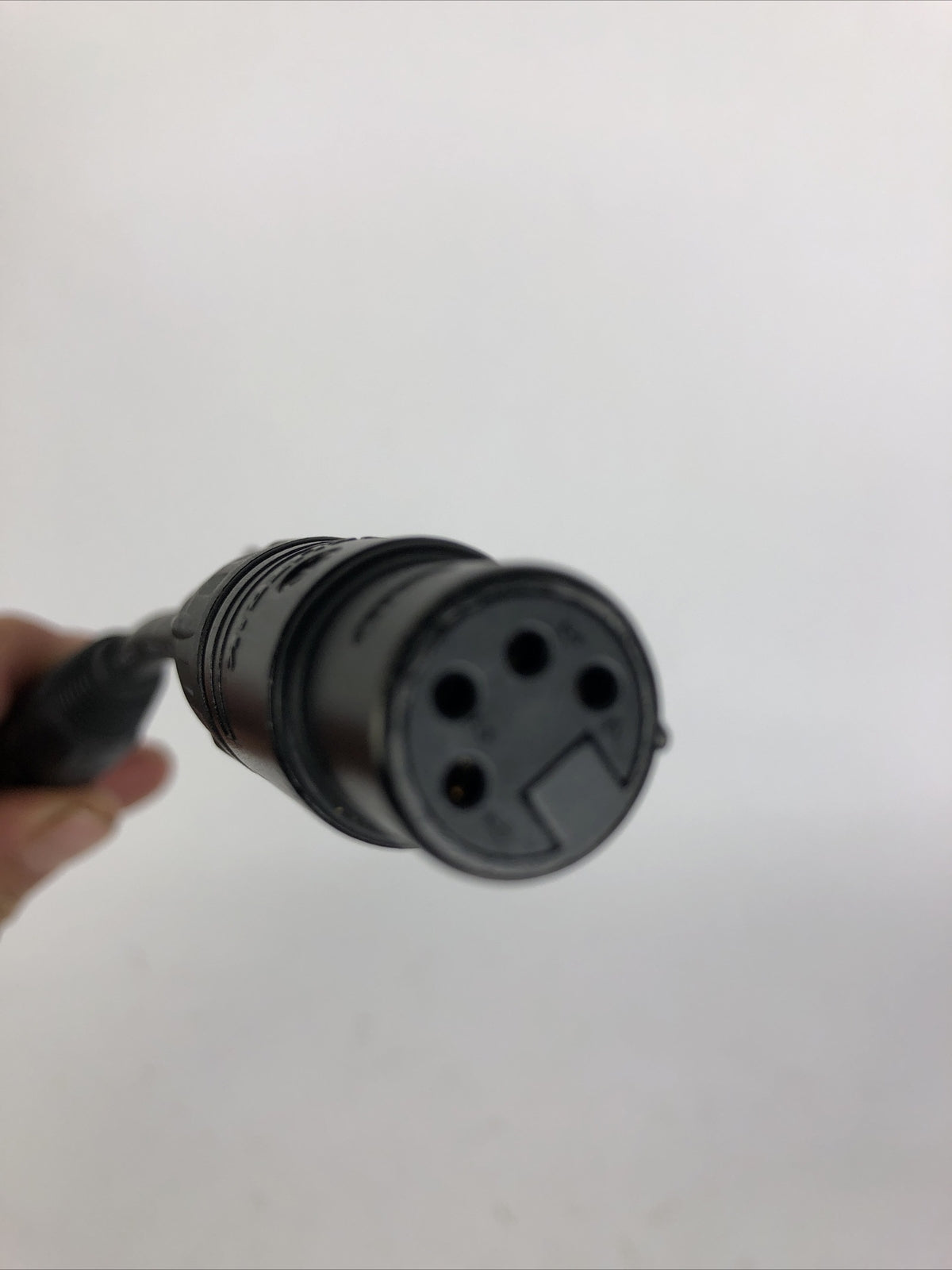 Neutrik Black Gold Plated 4 Pin XLR Male To Female w 3300uF  25V 85°C ￼Capacitor
