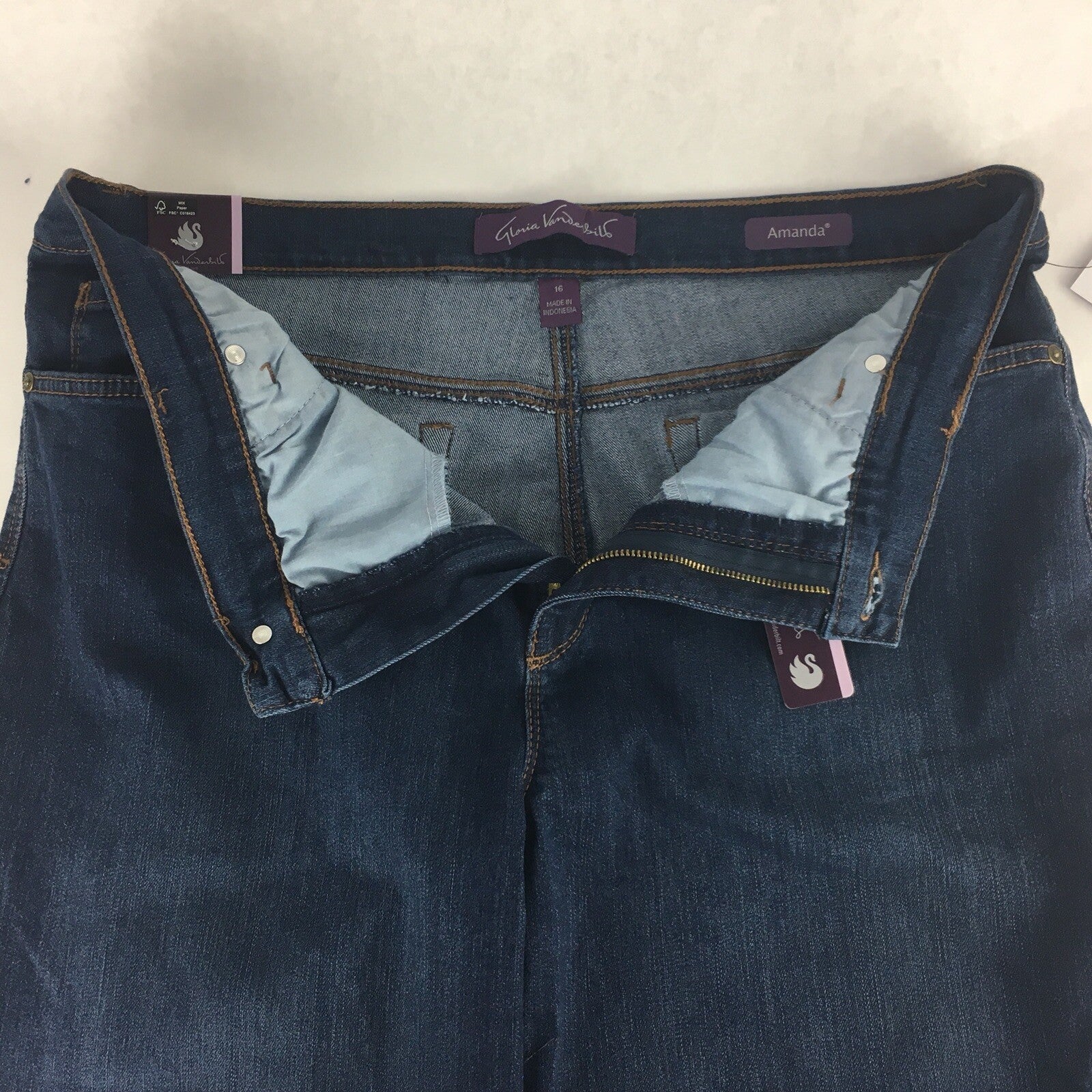 Gloria Vanderbilt Amanda Original Slimming jeans Size 16 average