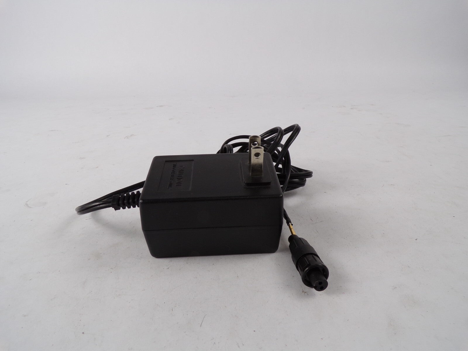 Genuine Sceptre WP05050W Output 5 V 1000mA Power Supply Adapter A55