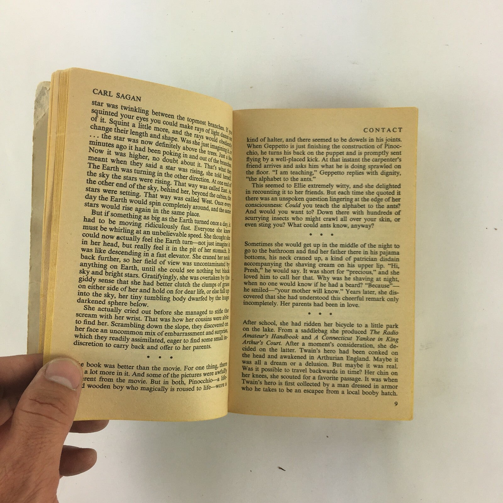 Bestseller by the Author of Comos Carl Sagan Contact