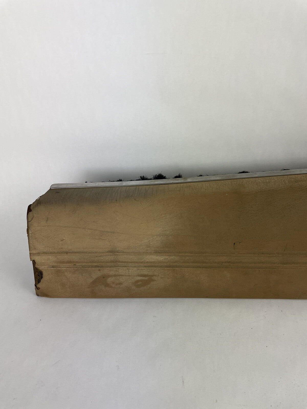 Mopar Charger 1970 rear quarter window trim panel RH