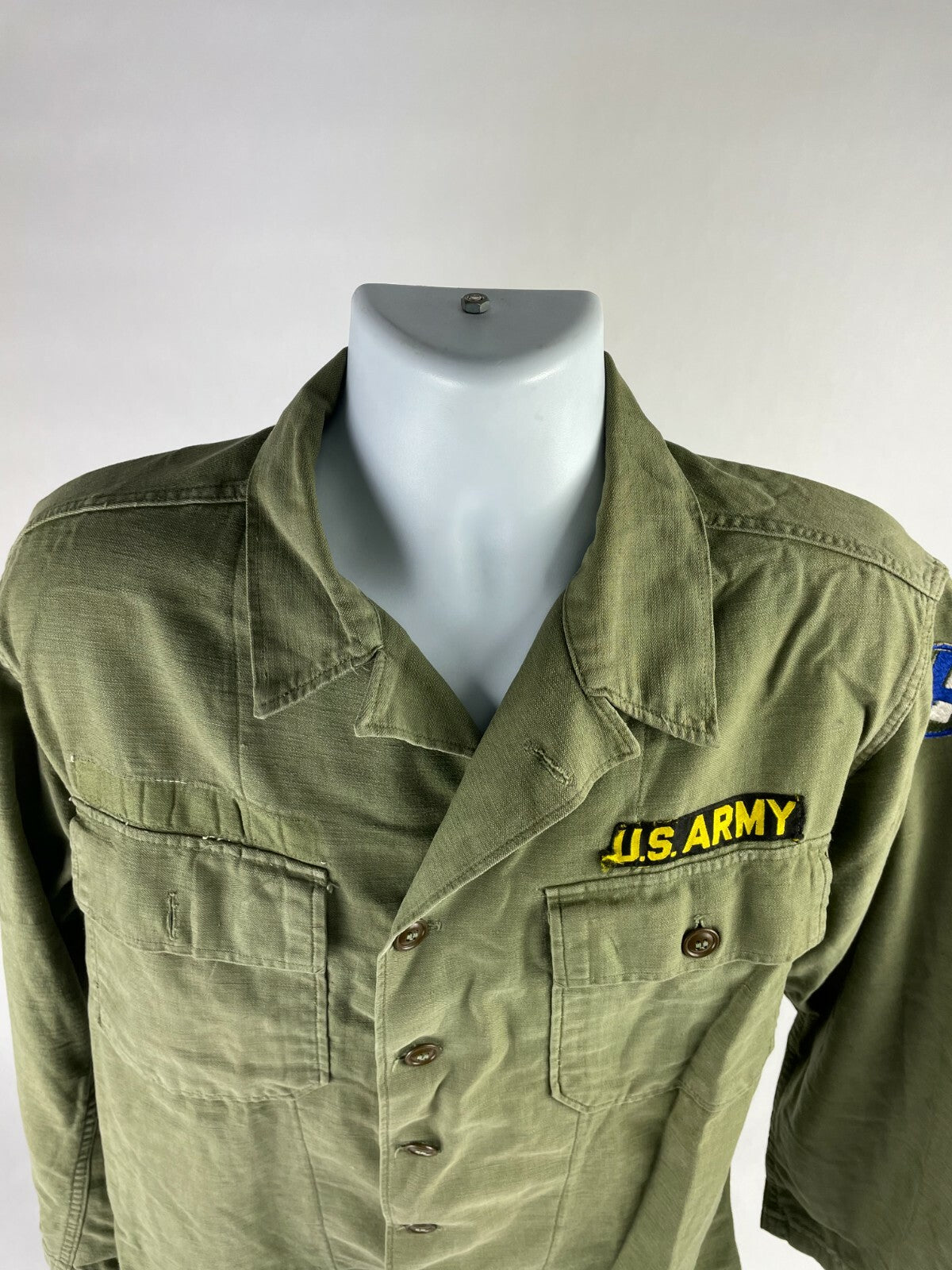 US Army Uniform / Battle Dress Medium Regular Waist 22 Sleeve 24 Shoulder 19 L6