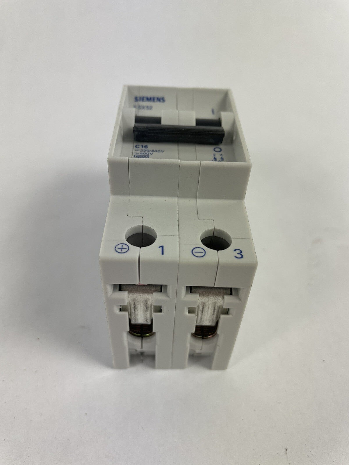 SIEMENS 5SX52 C16 Circuit Breaker 5SX5 C16 400V 480V 2 Pole 16 amps