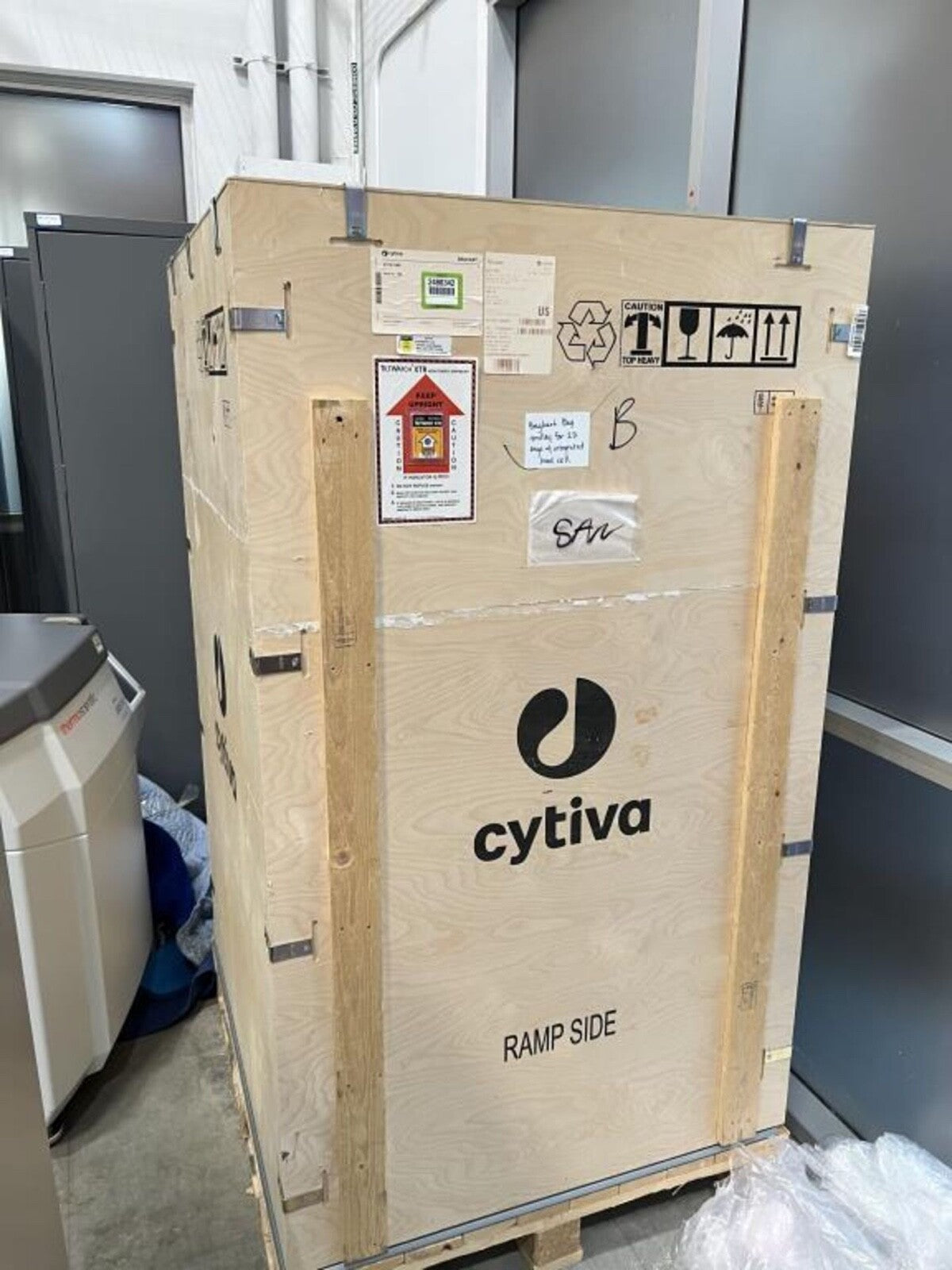 Cytiva 29151500 Bagkart Bag Trolley for 2-D bags with integrated load  cell