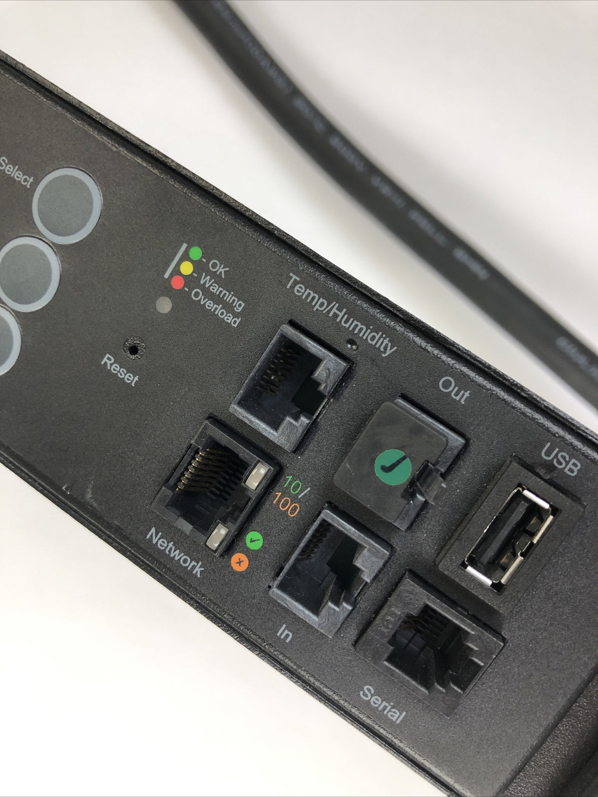 APC Rack PDU Model 885-3944a rev02 38 Outlet 120/280V 16A Per Bank 24A Per Phase