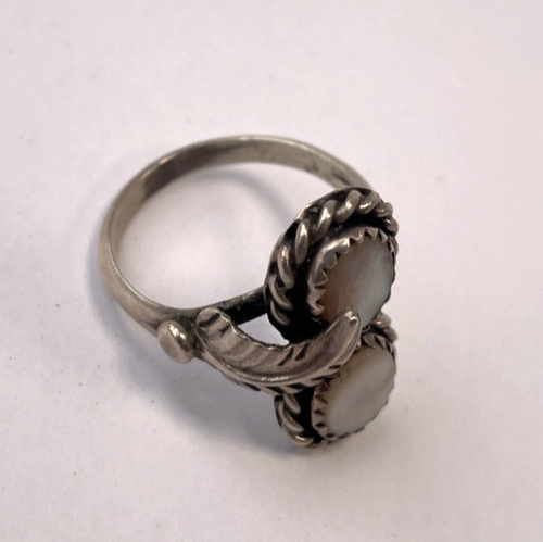 Vintage Navajo Native American Mother of Pearl 925 Sterling Silver Ring Size 6.5