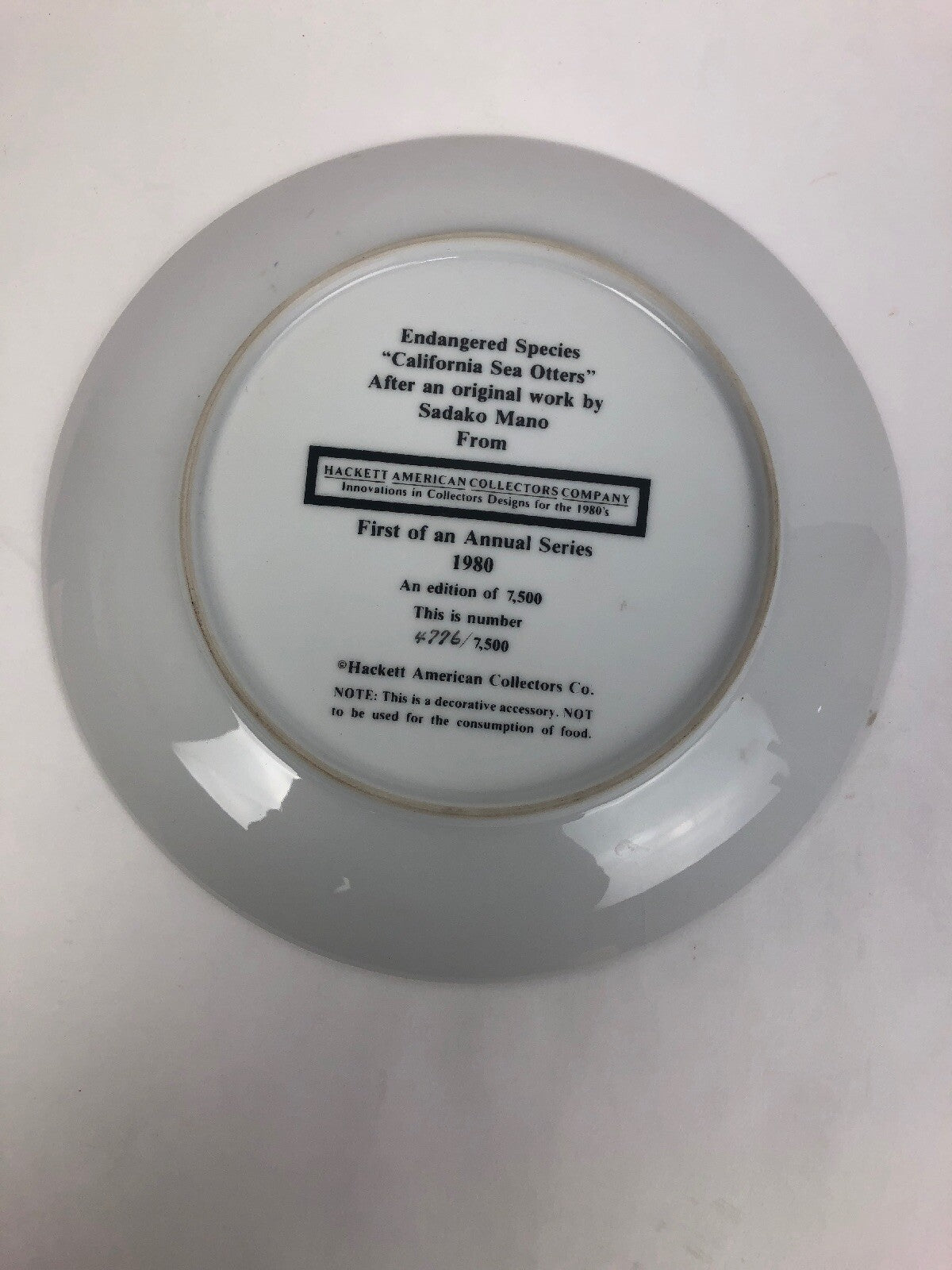 NOS “ California Sea Otters “ by Sadako Mano, Endangered 8.5" Plate Fast Shippin