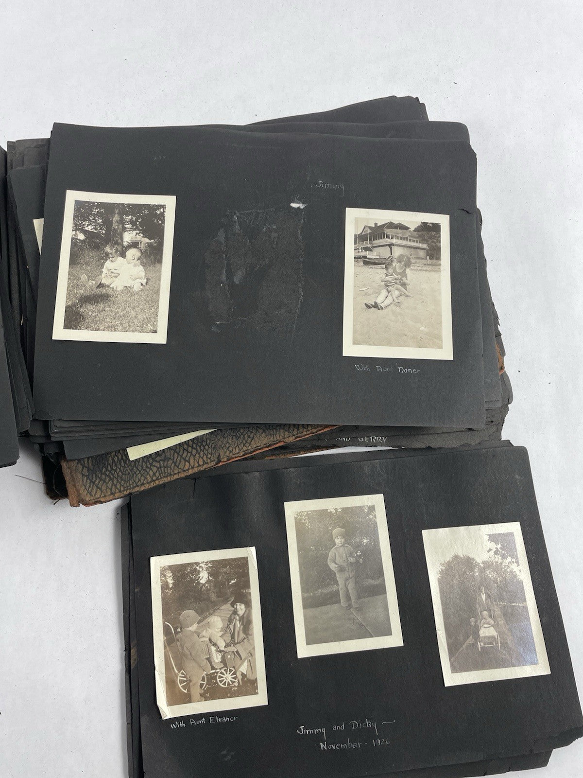 100+REAL PHOTOGRAPH LOT EARLY 1920'S-40'S FAMILY BABIES PEOPLE OUTDOORS HOUSES