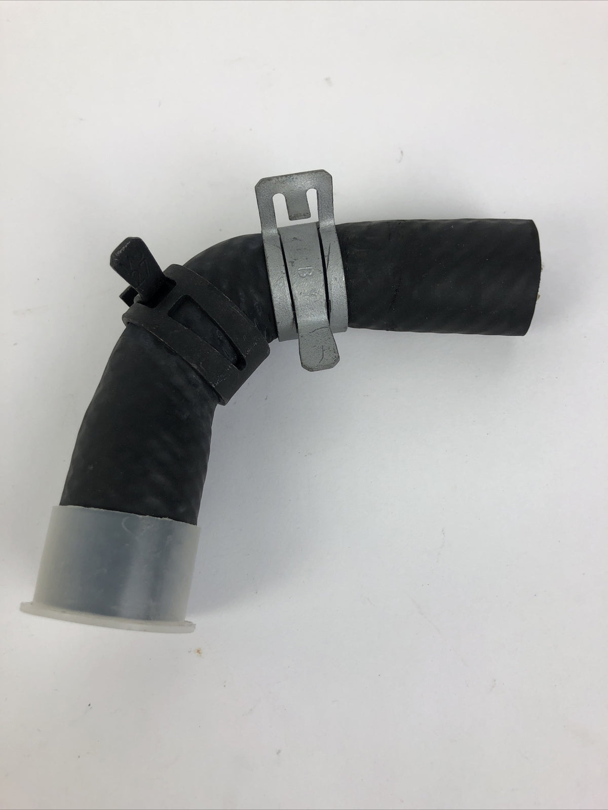 GM 22769189 HVAC heater hose assembly with clamps OEM LC8 engine VIN B coolant hose for heater core and engine cooling system.