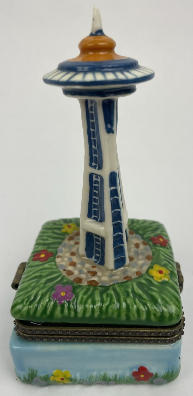 Seattle Space Needle 3D City Scene Porcelain Hinged Trinket Box w Ferry Trinket
