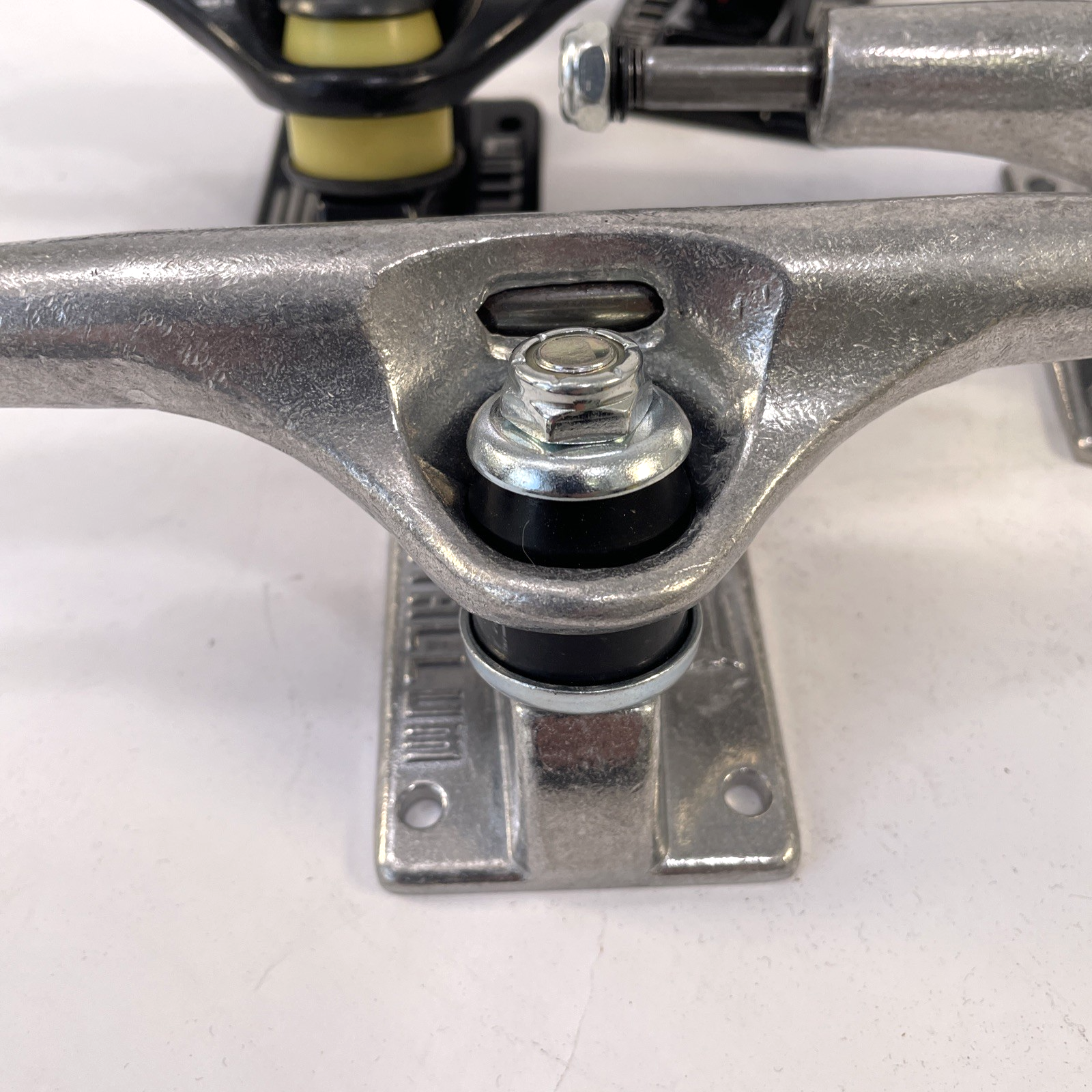 2 Sets METALLUM Skateboard Trucks 1 set Black 129mm /  1 set Polished 149mm