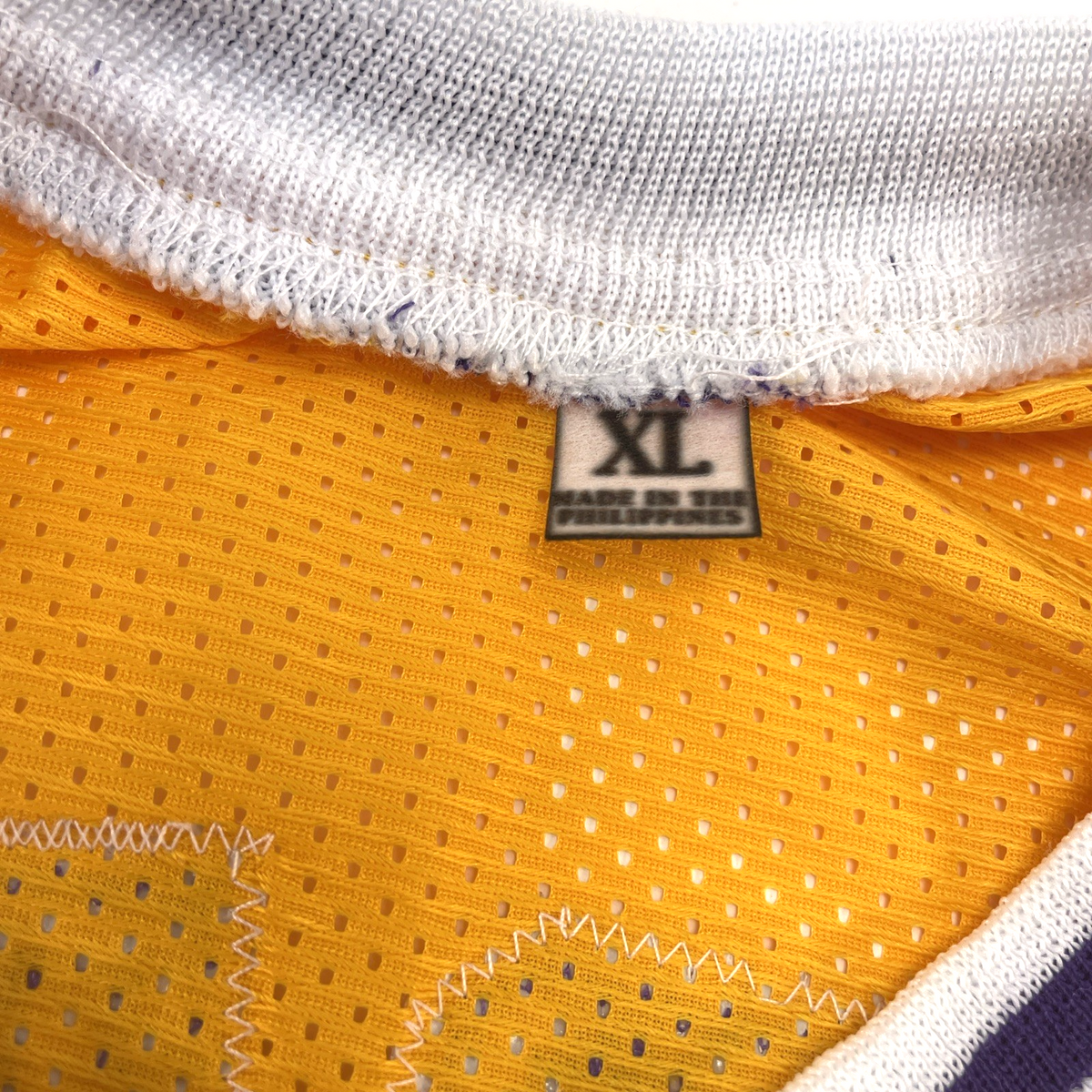 James Worthy BGJ Los Angeles LA Lakers Signed with COA Sticker Yellow Jersey XL