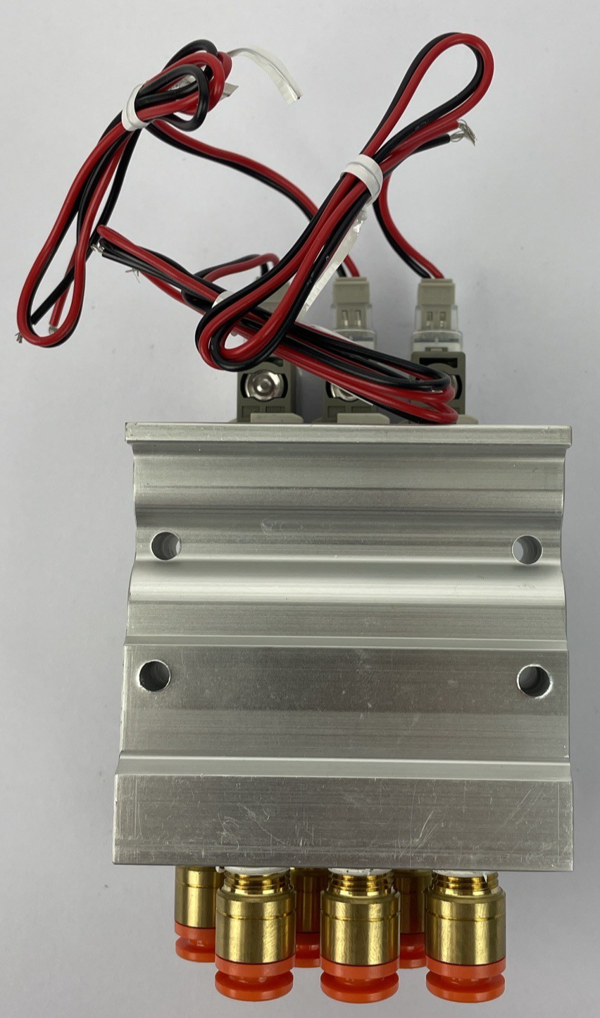 SMC SY5140-5LZ Pneumatic Solenoid Valve, 0.15-0.7MPa, w / 5-Port Base NOS