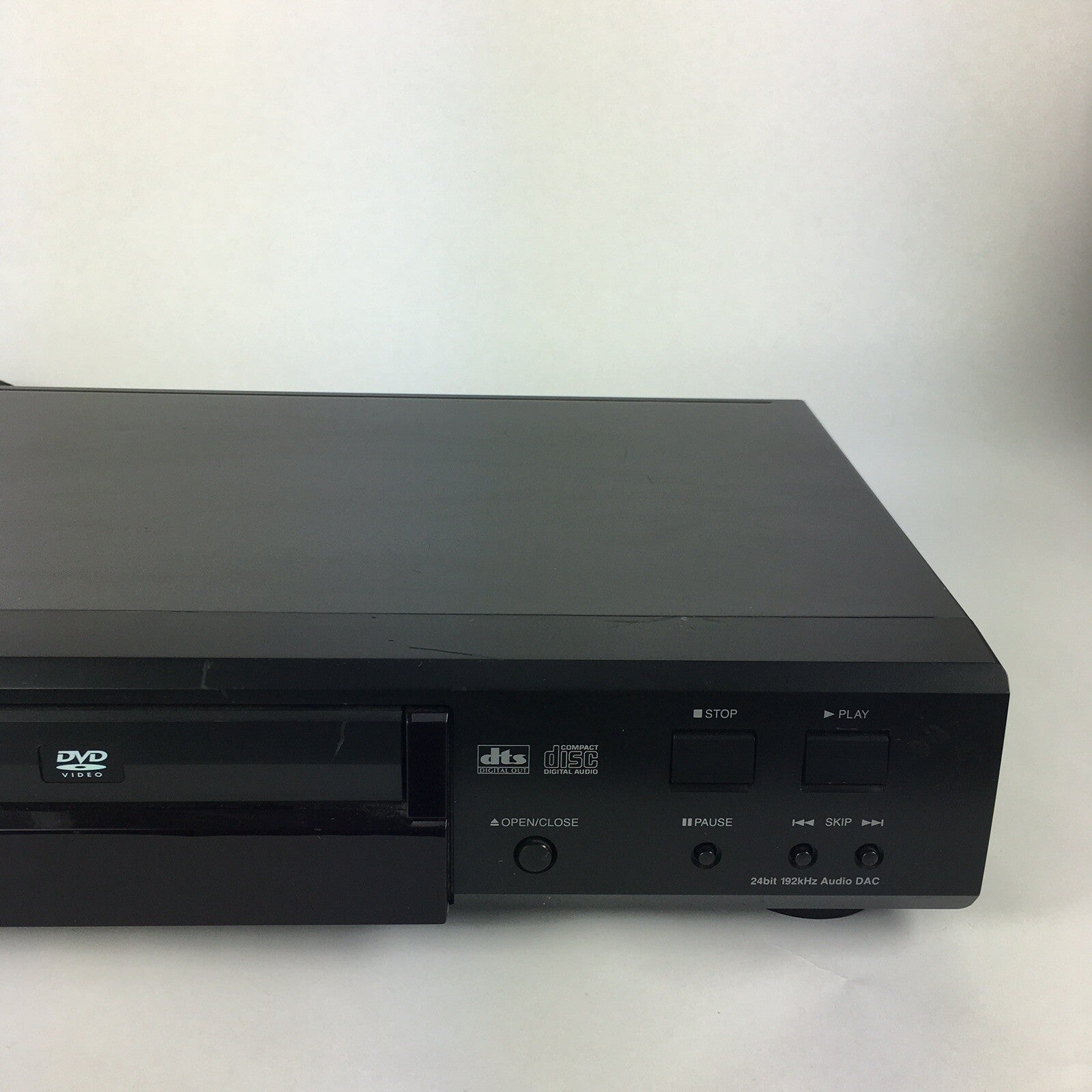 Toshiba Video DVD Player with RCA Cables Model No. SD-K600U