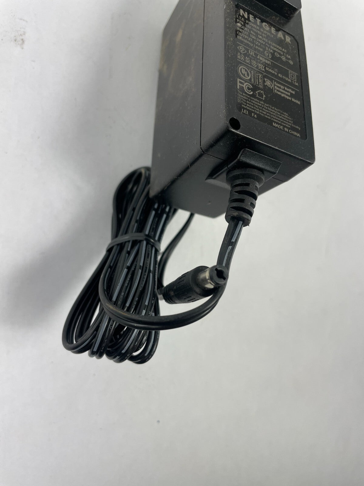Geniune Netgear 332-10762-01 Output 12 V  3.5 A Power Supply Adapter B01
