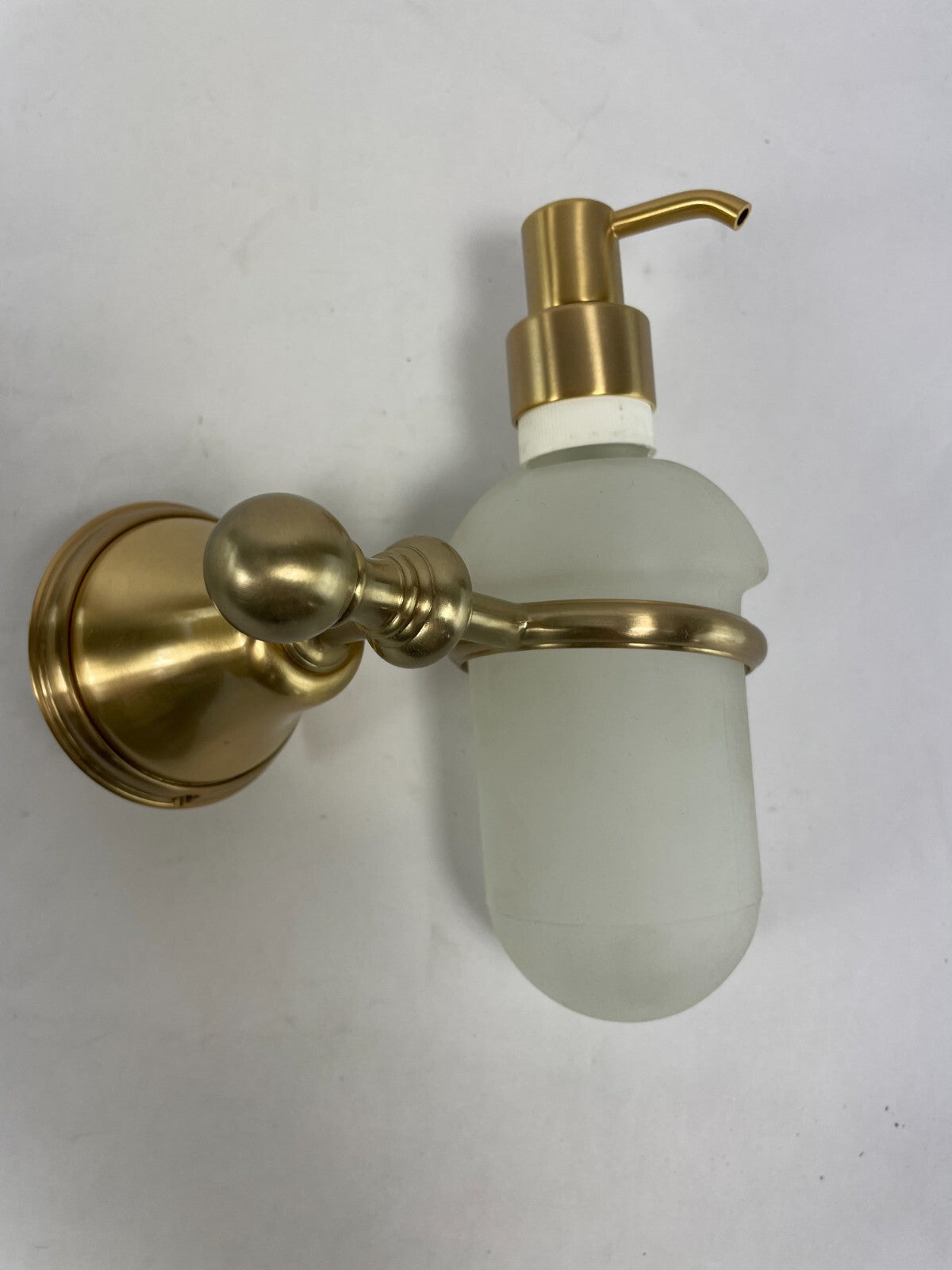 Jado New Classic NCL/CEN Lotion Dispenser-PC Chrome 038144.100