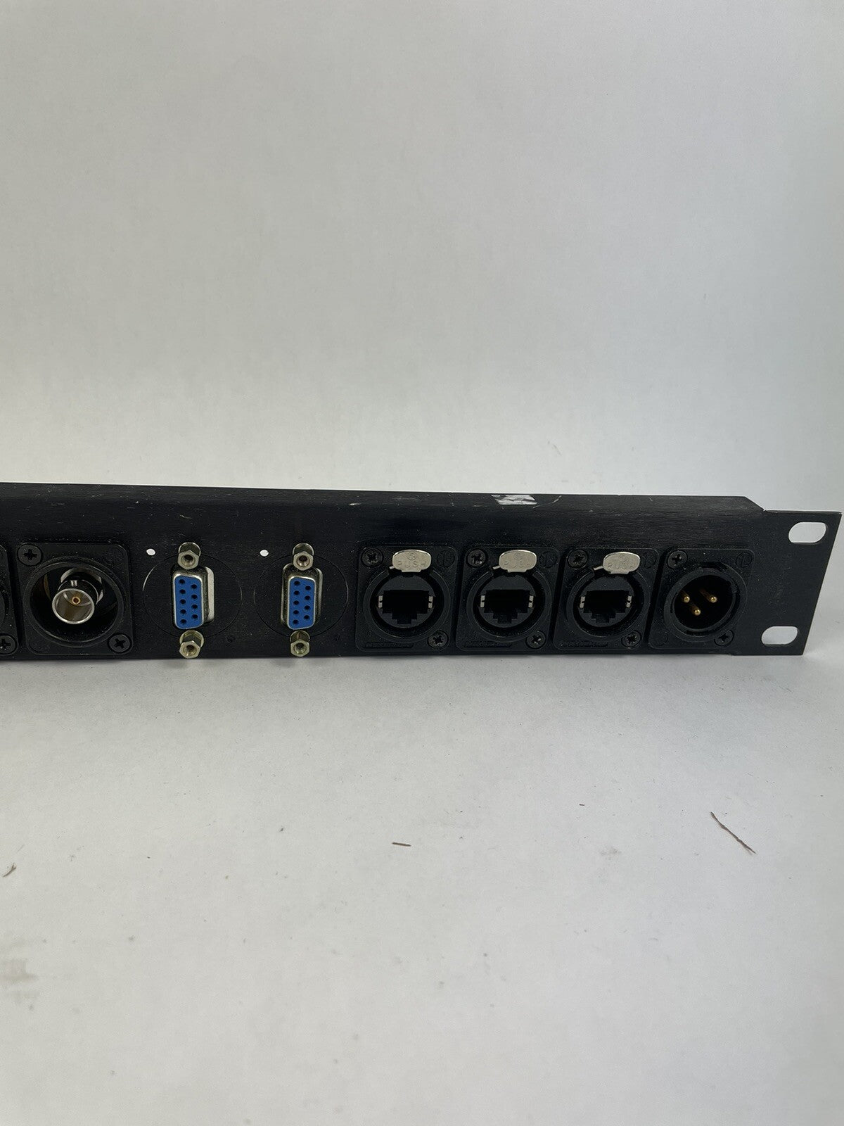 RUI AMP-1 RACK AUDIO PANEL 16 CHANNEL BNC Neutrik NE8FAV-Y110 DB9 Connector XLR