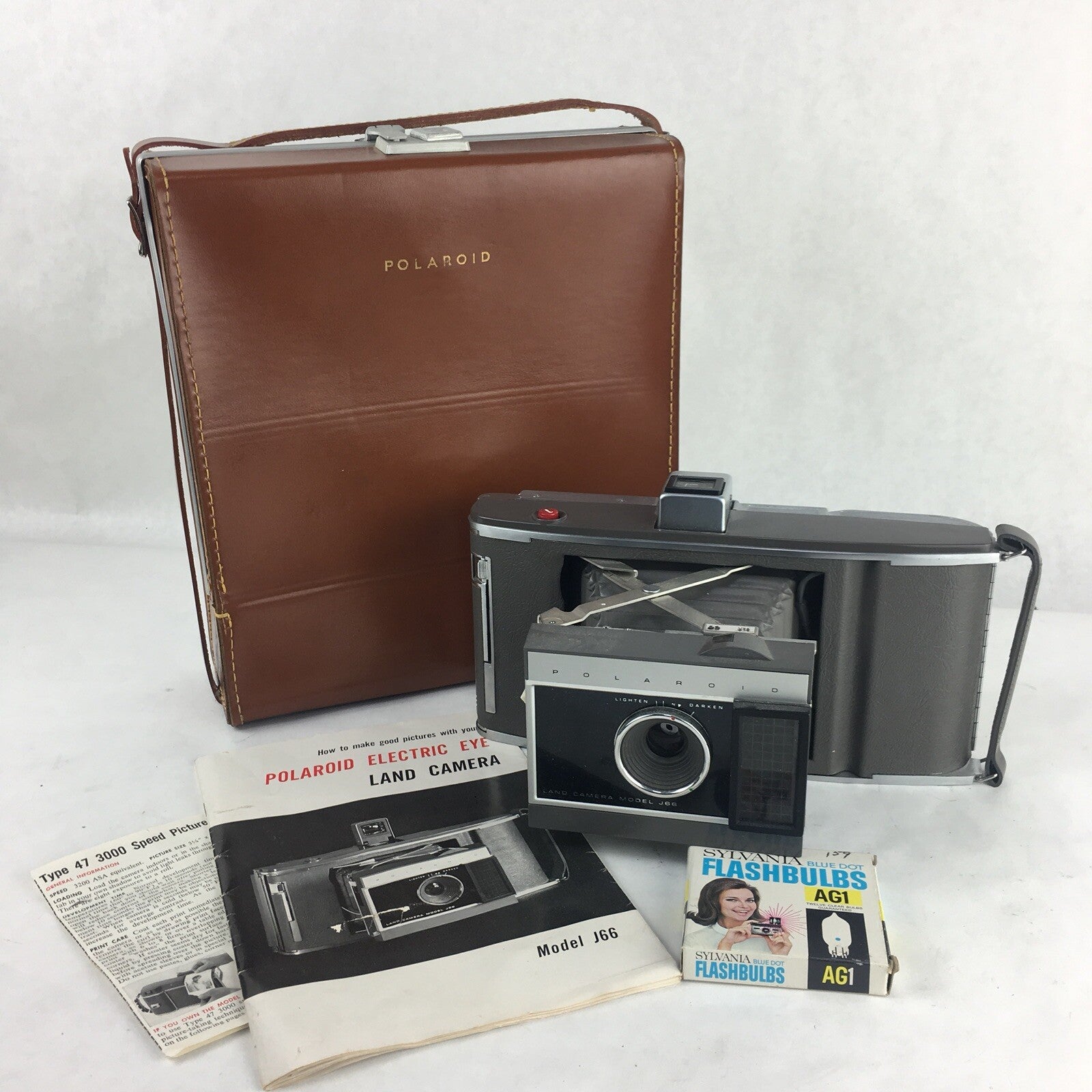 VINTAGE FILM & PHOTOGRAPHY POLAROID ELECTRIC EYE LAND CAMERA MODEL J66