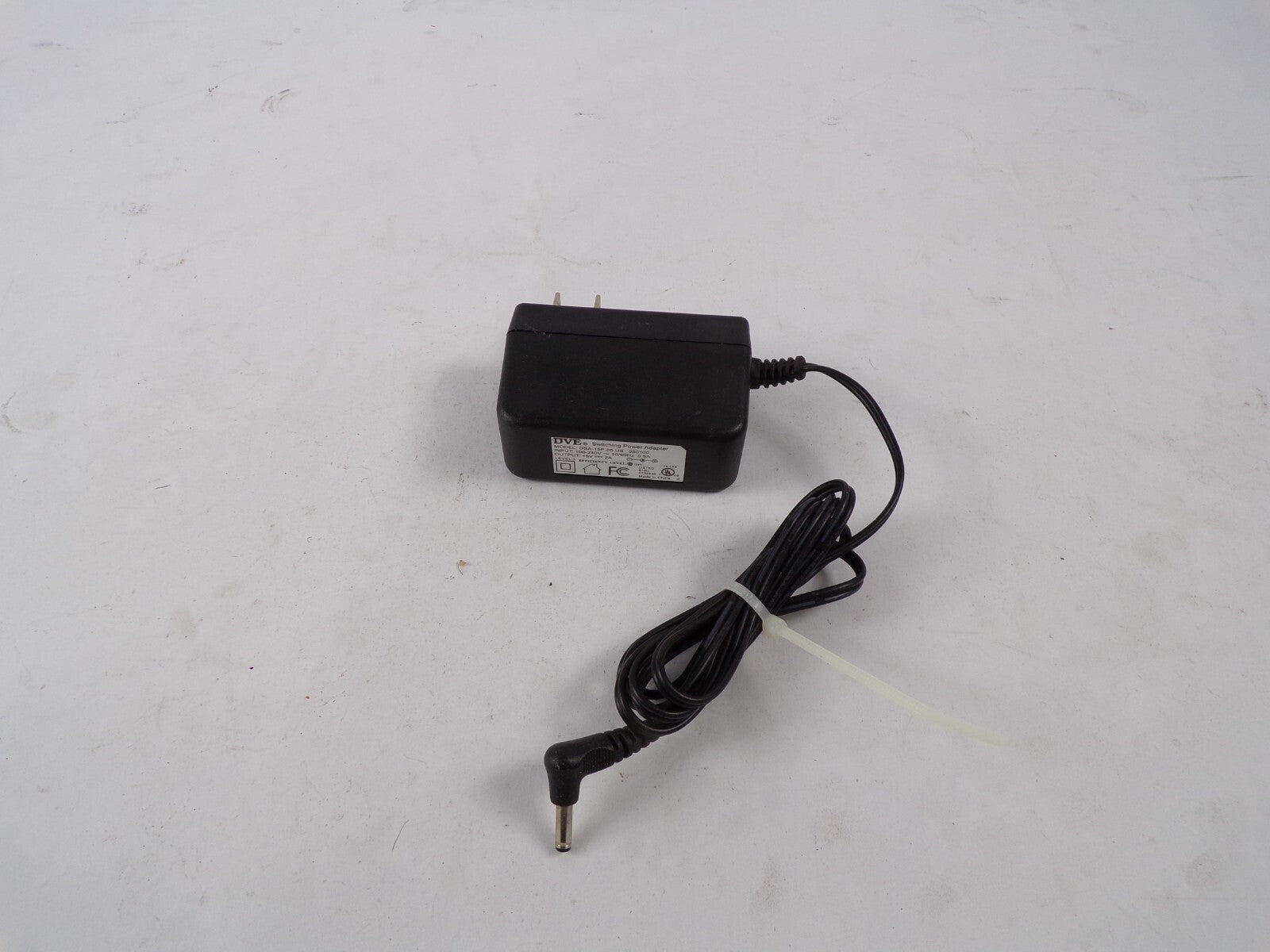 Genuine DVE Switching Power DSA-15P-05US Output 5 V 2 A Power Supply Adapter A55