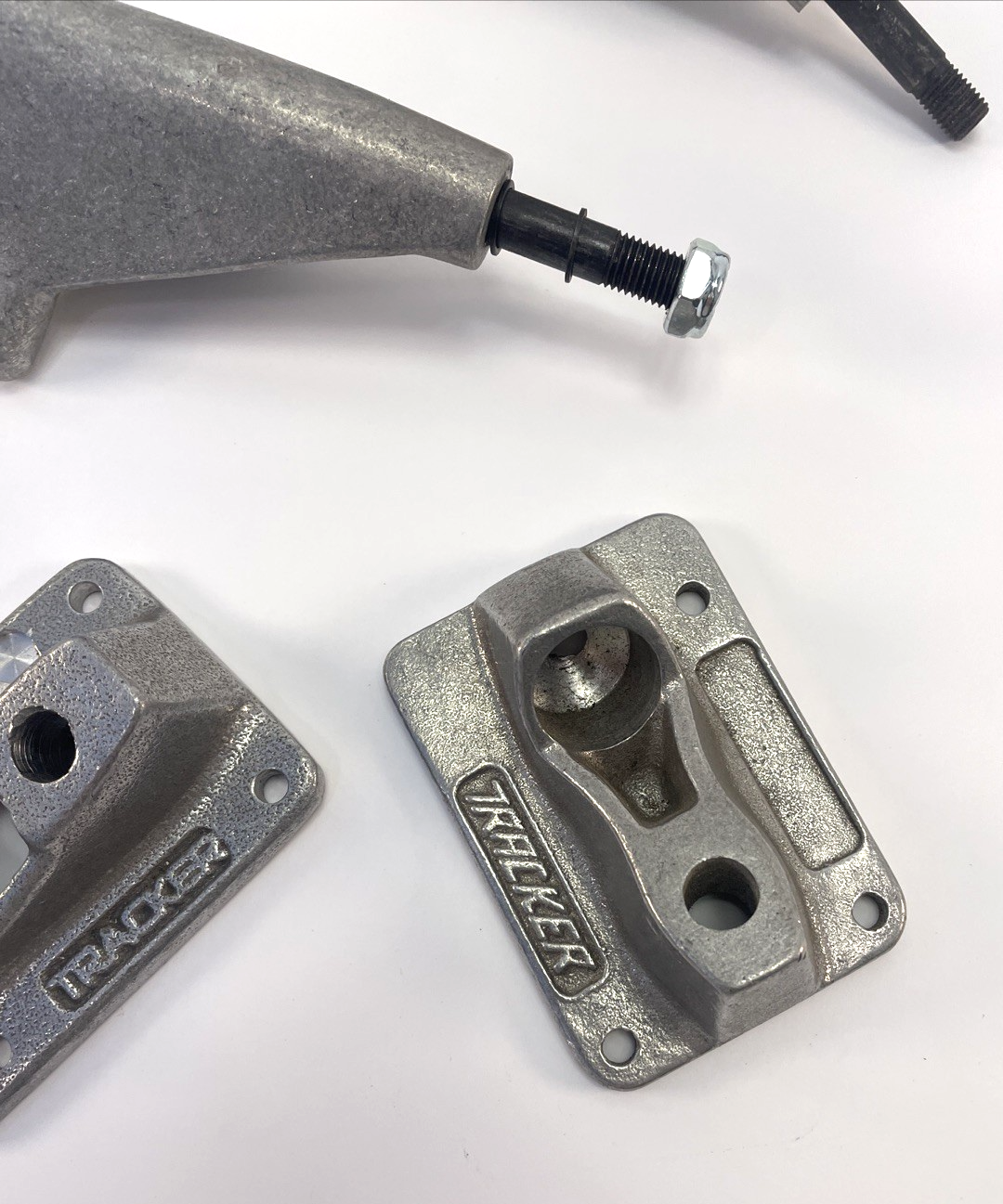 Vintage Tracker Trucks Skateboard Truck Parts Dart RTS RTX Base Plates Hangers *